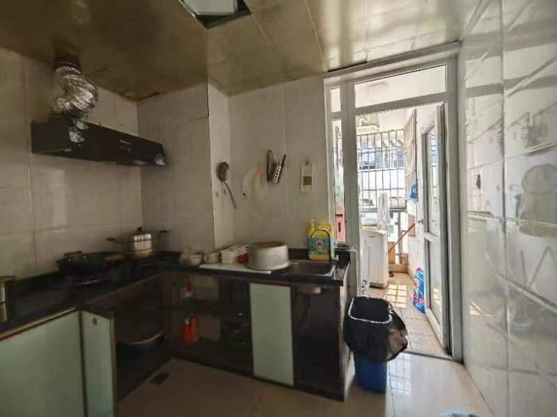 迎宾花园 3室2厅2卫 280.0万 迎宾花园 3室2厅2卫 280.0万客厅