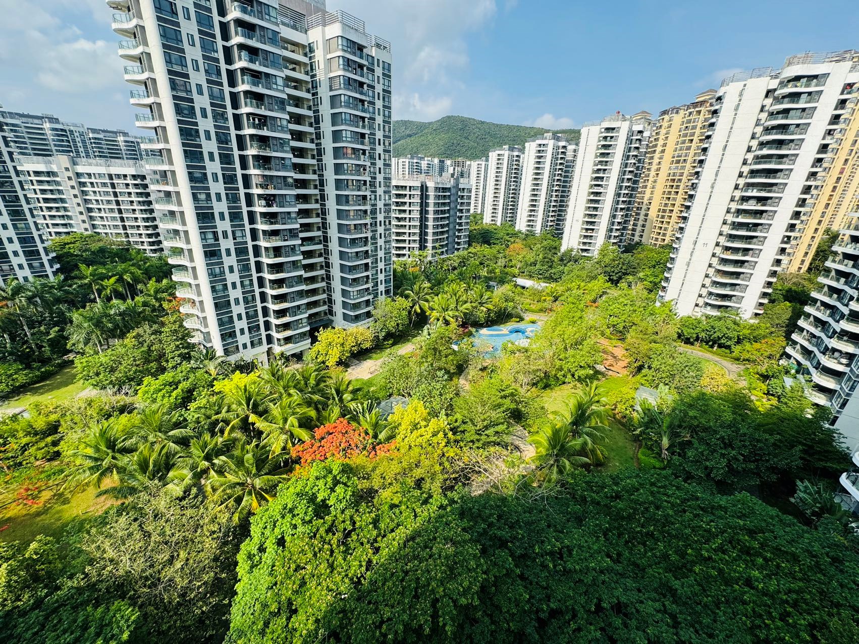 一山湖(一期)  2室2厅1卫    220.0万客厅