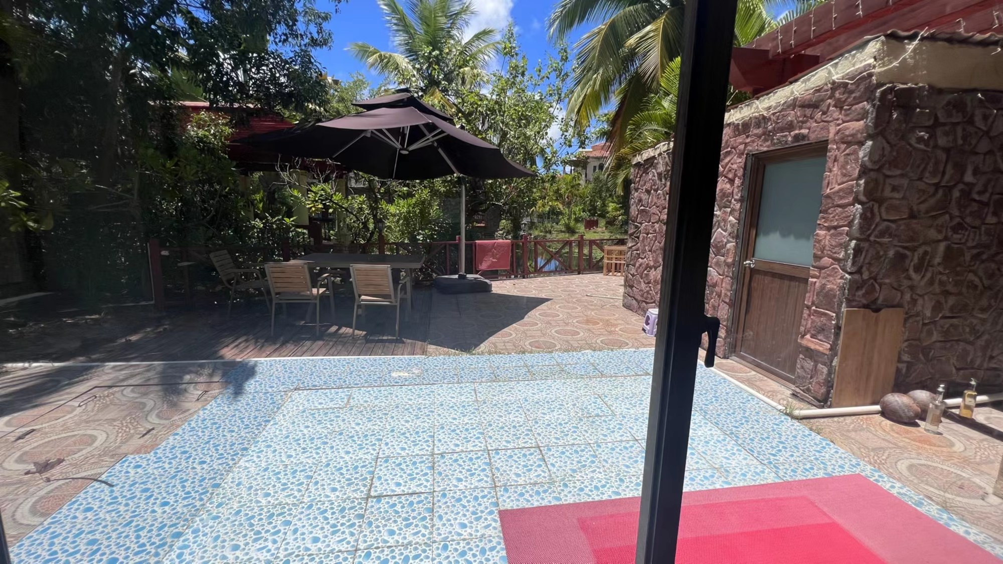 凤凰水城红树湾别墅(新) 5室2厅4卫 1600.0万 凤凰水城红树湾别墅(新) 5室2厅4卫 1600.0万客厅