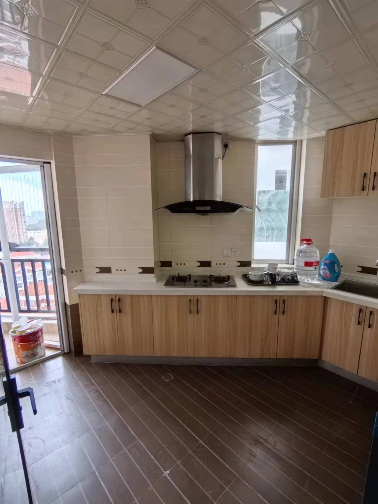 和兴家园 3室2厅1卫 3500.0元/月 和兴家园 3室2厅1卫 3500.0元/月室内图