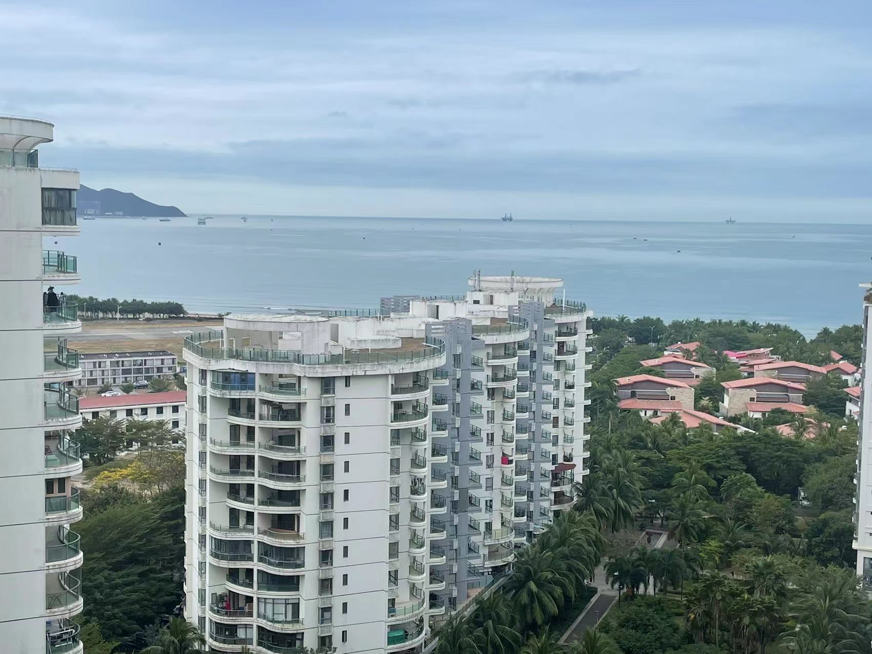 美丽新海岸 2室2厅1卫 300.0万 美丽新海岸 2室2厅1卫 300.0万客厅