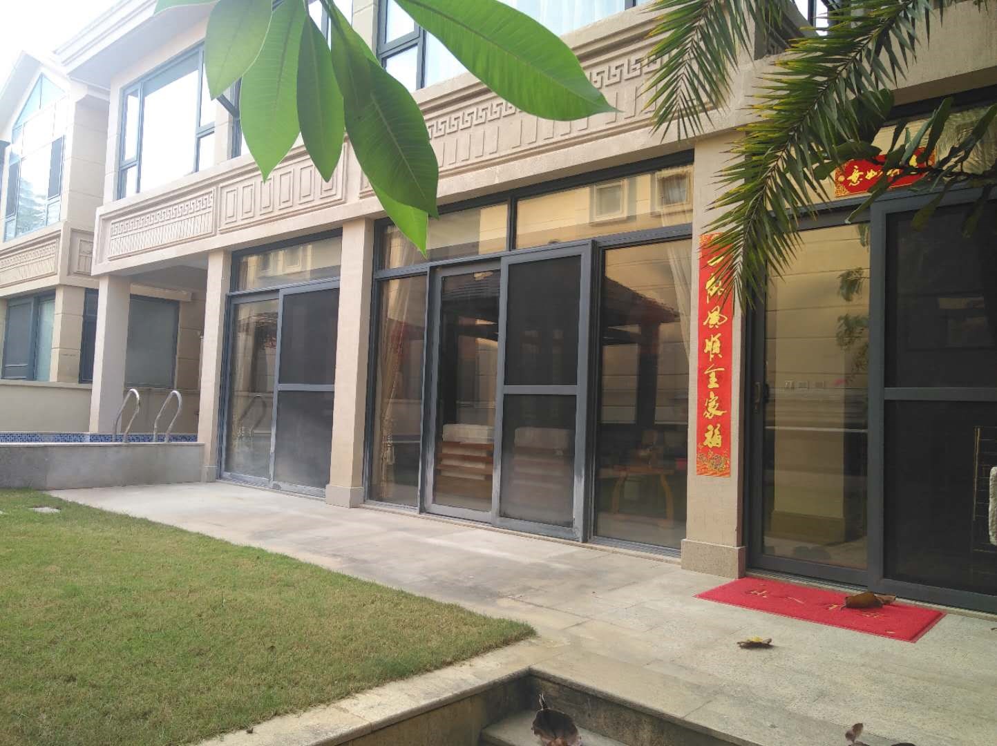 凤凰水城南岸别墅(御景天成) 5室2厅4卫 1150.0万 凤凰水城南岸别墅(御景天成) 5室2厅4卫 1150.0万客厅