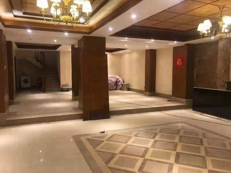 凤凰水城南岸别墅(御景天成) 5室2厅4卫 1150.0万 凤凰水城南岸别墅(御景天成) 5室2厅4卫 1150.0万客厅