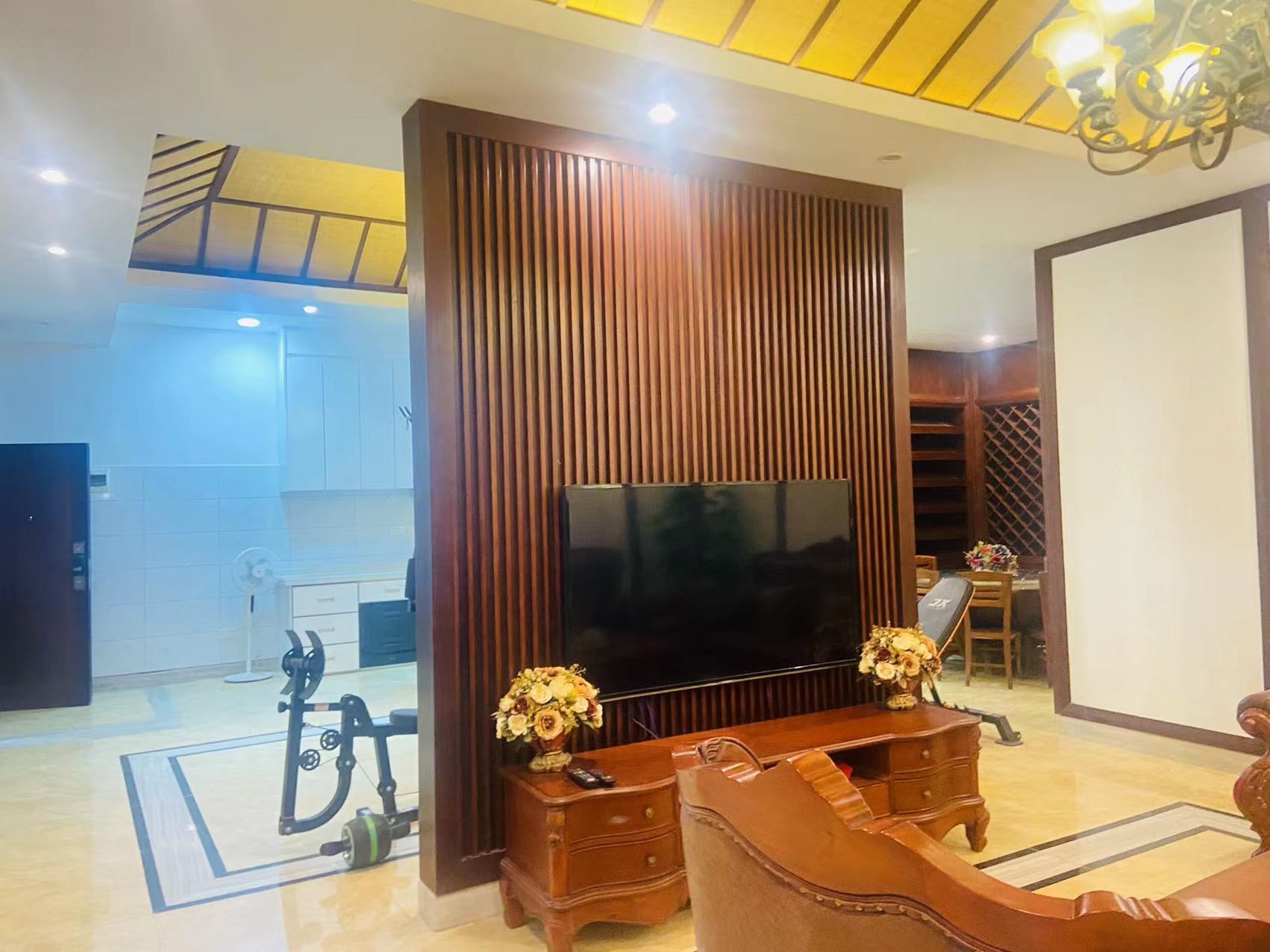 三亚小院 4室3厅3卫 530.00万 三亚小院 4室3厅3卫 530.00万客厅