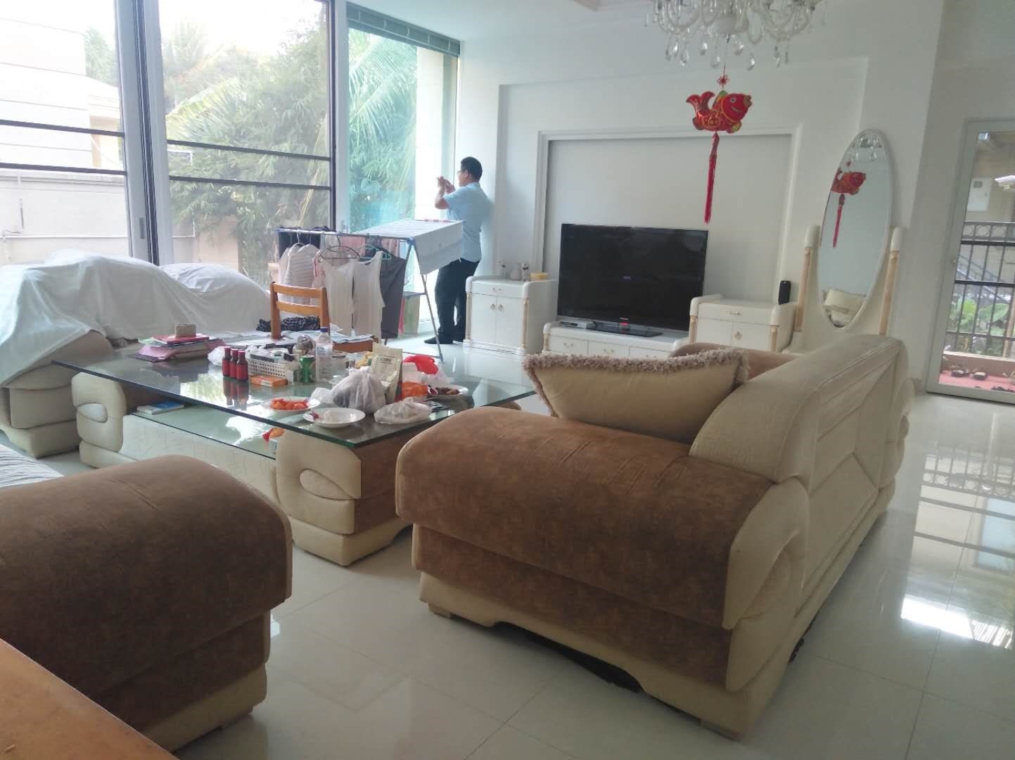 凤凰水城南岸别墅(御景天成) 4室2厅4卫 1000.0万 凤凰水城南岸别墅(御景天成) 4室2厅4卫 1000.0万客厅