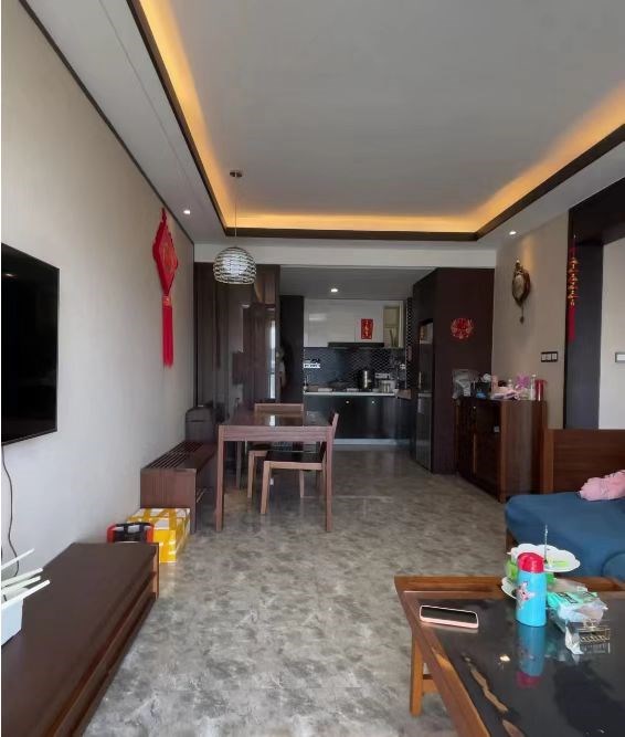 一山湖(一期) 2室2厅1卫 240.0万 一山湖(一期) 2室2厅1卫 240.0万客厅