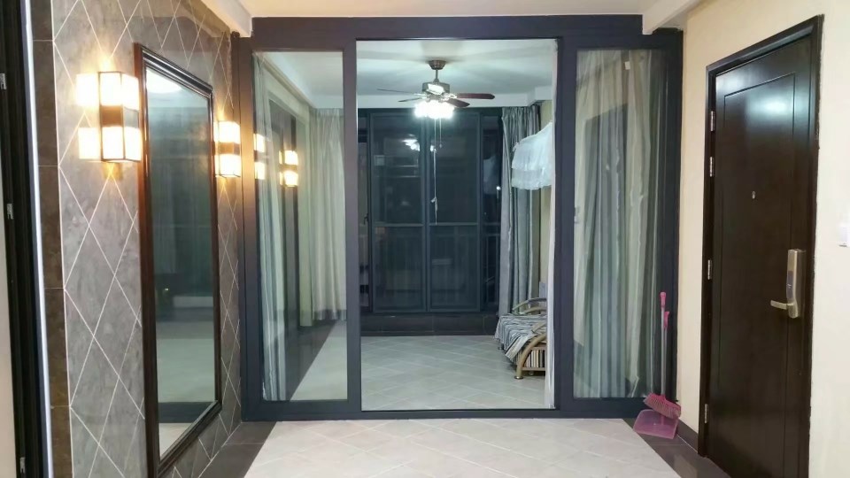 半岛蓝湾 3室2厅2卫 300.0万 半岛蓝湾 3室2厅2卫 300.0万客厅