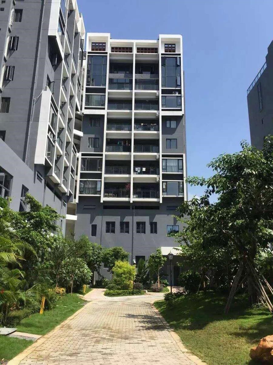 华庭时光里  3室2厅1卫    240.0万客厅