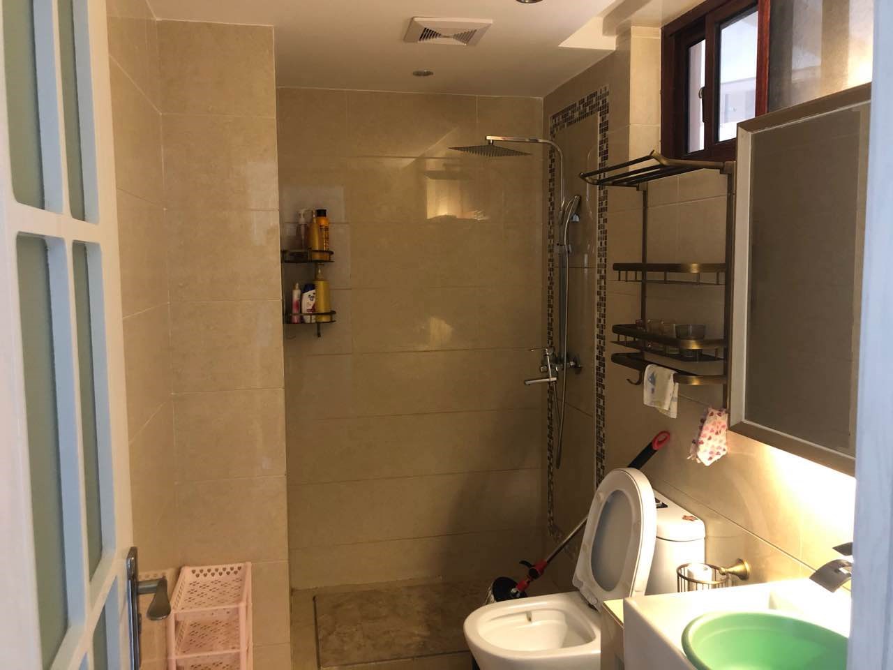 碧海蓝天  2室2厅1卫    240.0万 碧海蓝天  2室2厅1卫    240.0万客厅