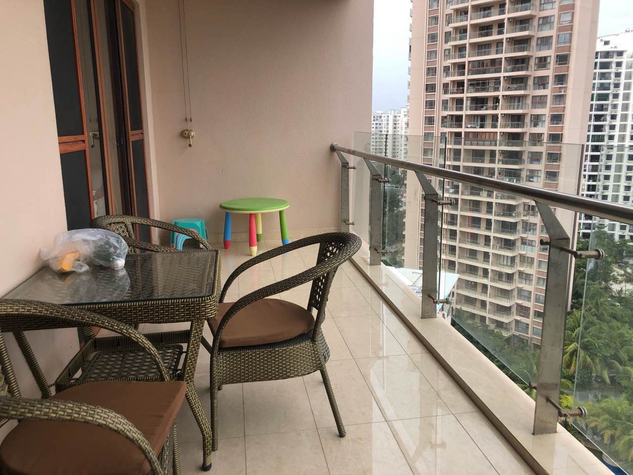 碧海蓝天  2室2厅1卫    240.0万 碧海蓝天  2室2厅1卫    240.0万客厅