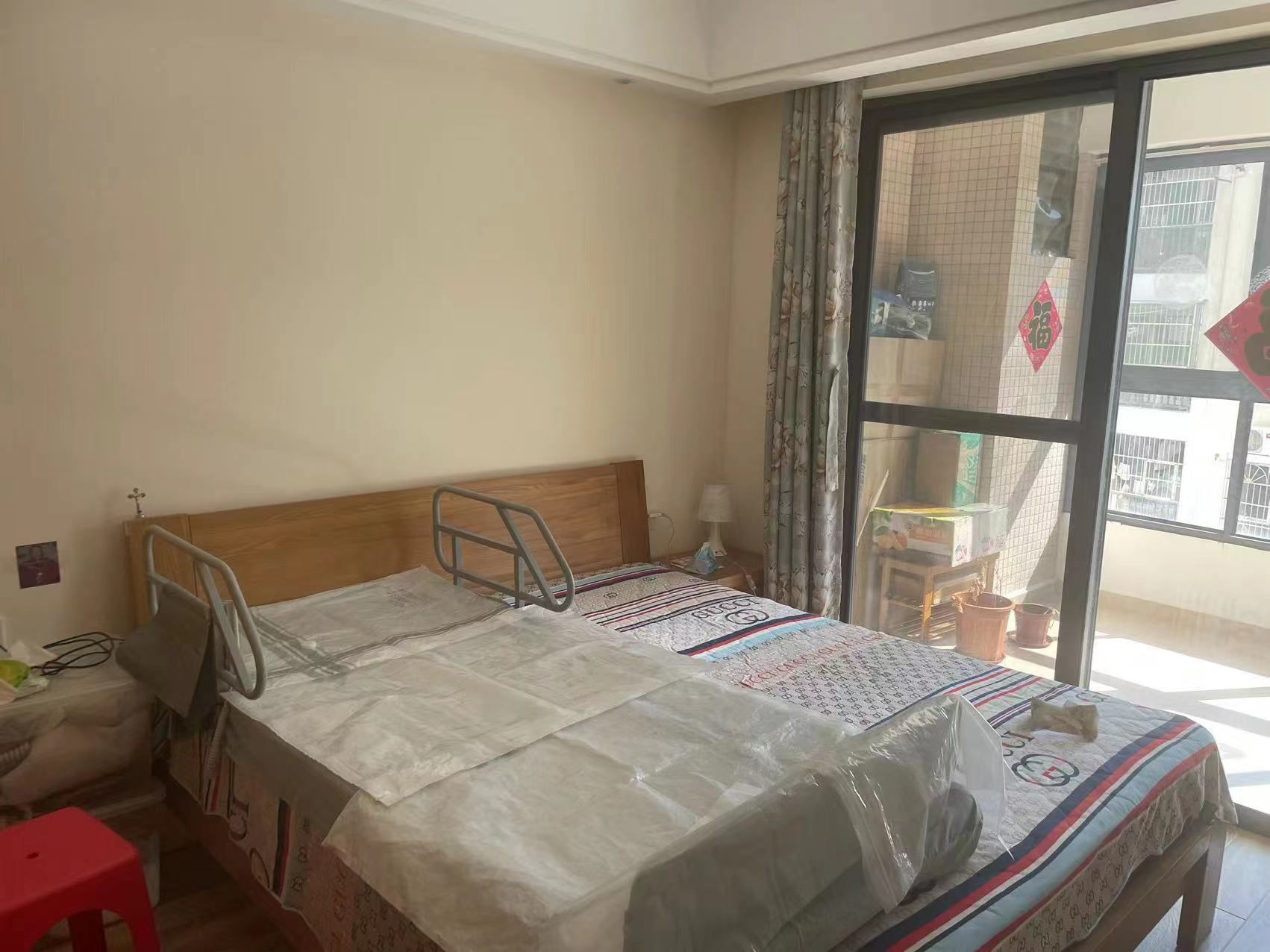 凤岭悦澜 2室2厅1卫 185.0万 凤岭悦澜 2室2厅1卫 185.0万客厅