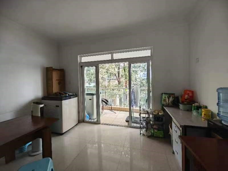 迎宾花园 3室2厅2卫 280.0万 迎宾花园 3室2厅2卫 280.0万客厅