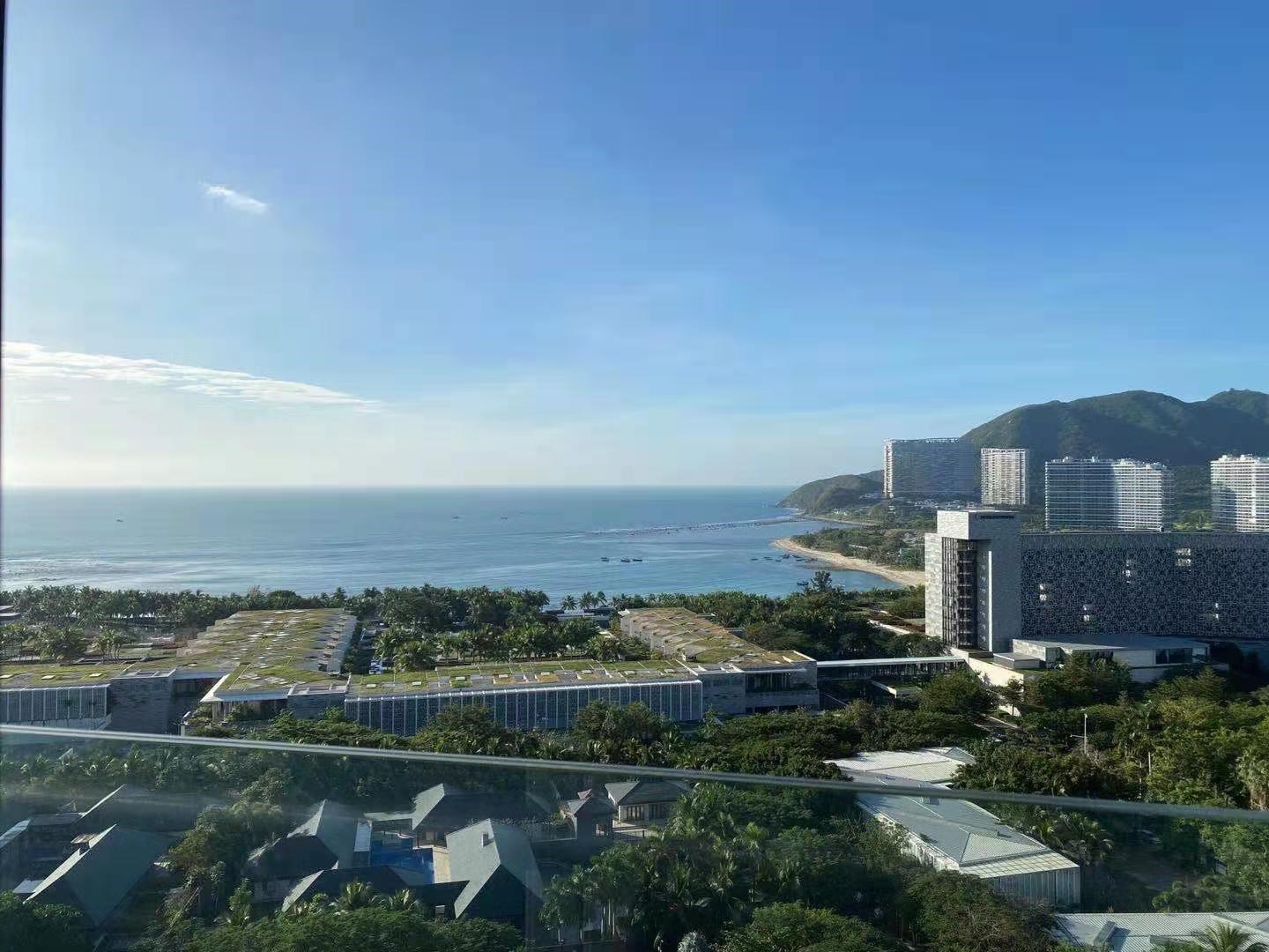 半山半岛三期东海湾  2室2厅2卫    326.0万客厅