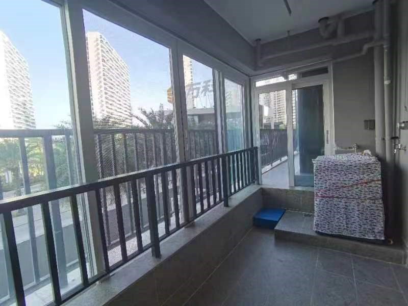 万科湖畔二期 3室2厅1卫 300.0万 万科湖畔二期 3室2厅1卫 300.0万客厅