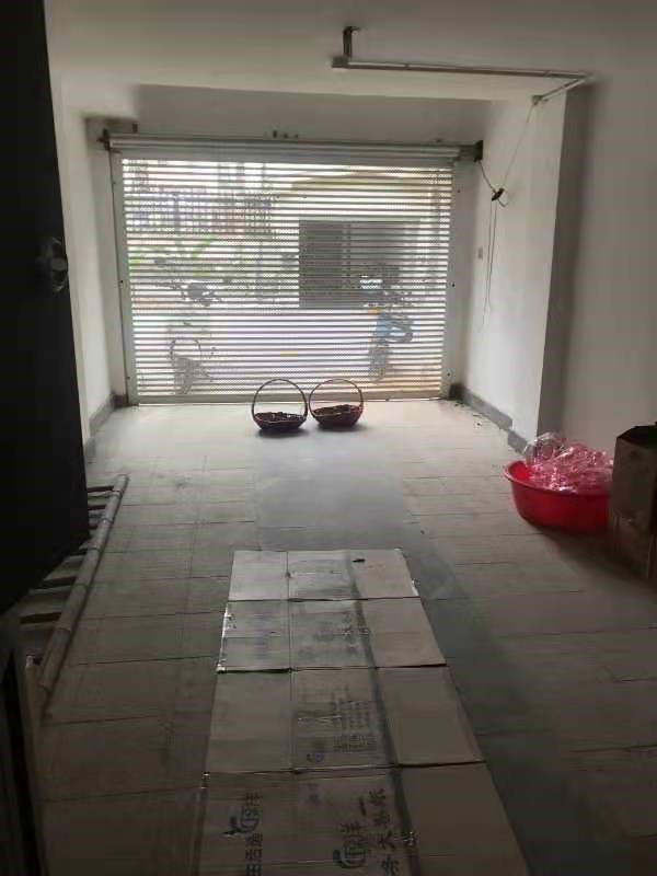 凤凰水城南岸别墅(御景天成) 5室2厅4卫 1150.0万 凤凰水城南岸别墅(御景天成) 5室2厅4卫 1150.0万客厅