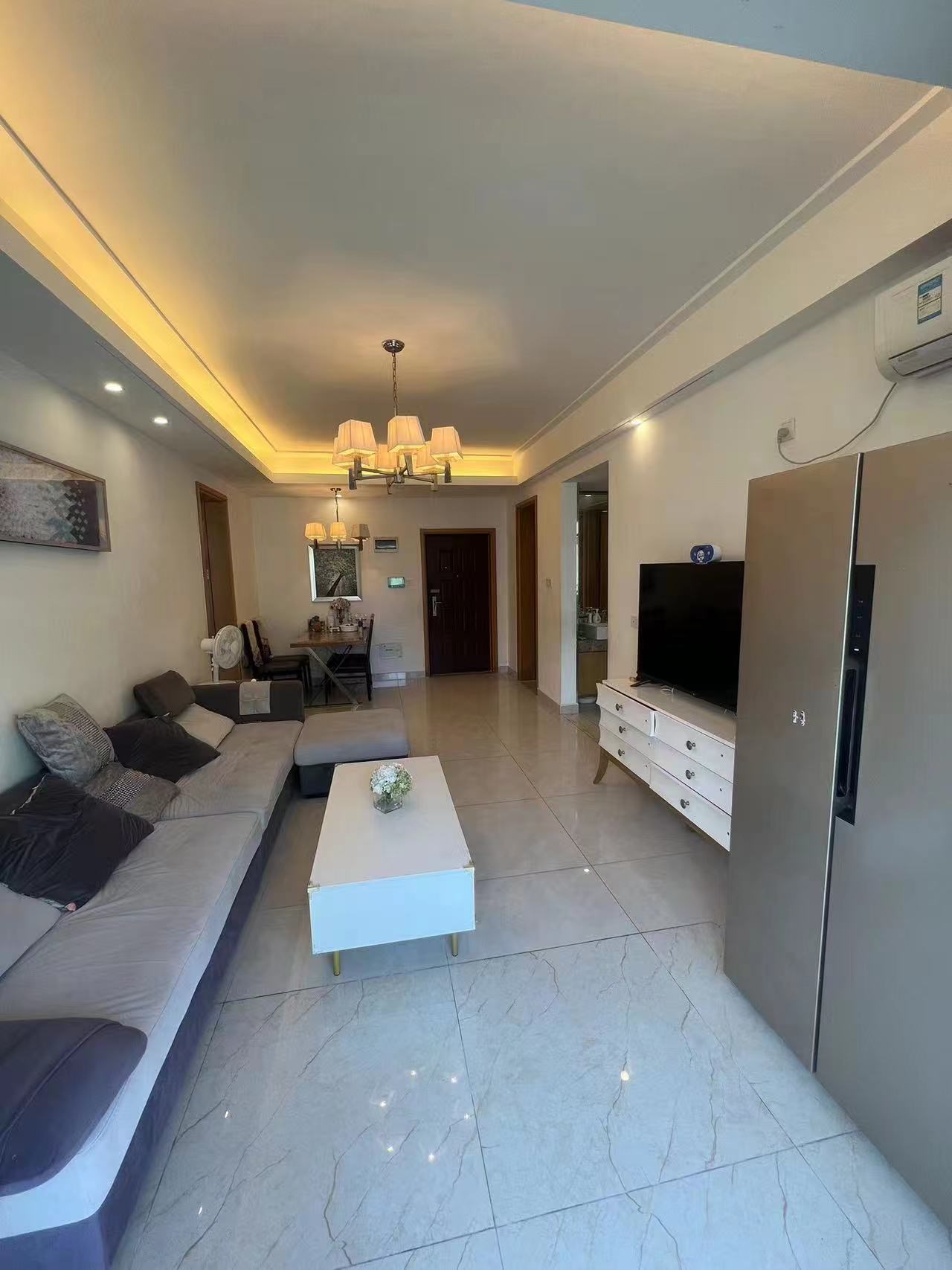 瑞都水郡 2室2厅2卫 180.0万 瑞都水郡 2室2厅2卫 180.0万客厅