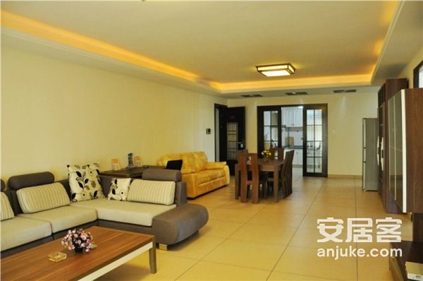 兰海花园三期  3室2厅2卫    500.0万 兰海花园三期  3室2厅2卫    500.0万客厅