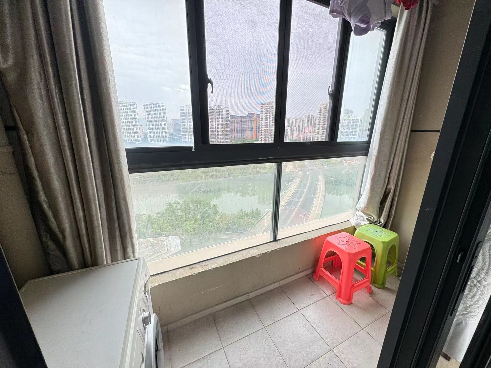 凤凰水城南岸 2室2厅1卫 2200.0元/月 凤凰水城南岸 2室2厅1卫 2200.0元/月室内图