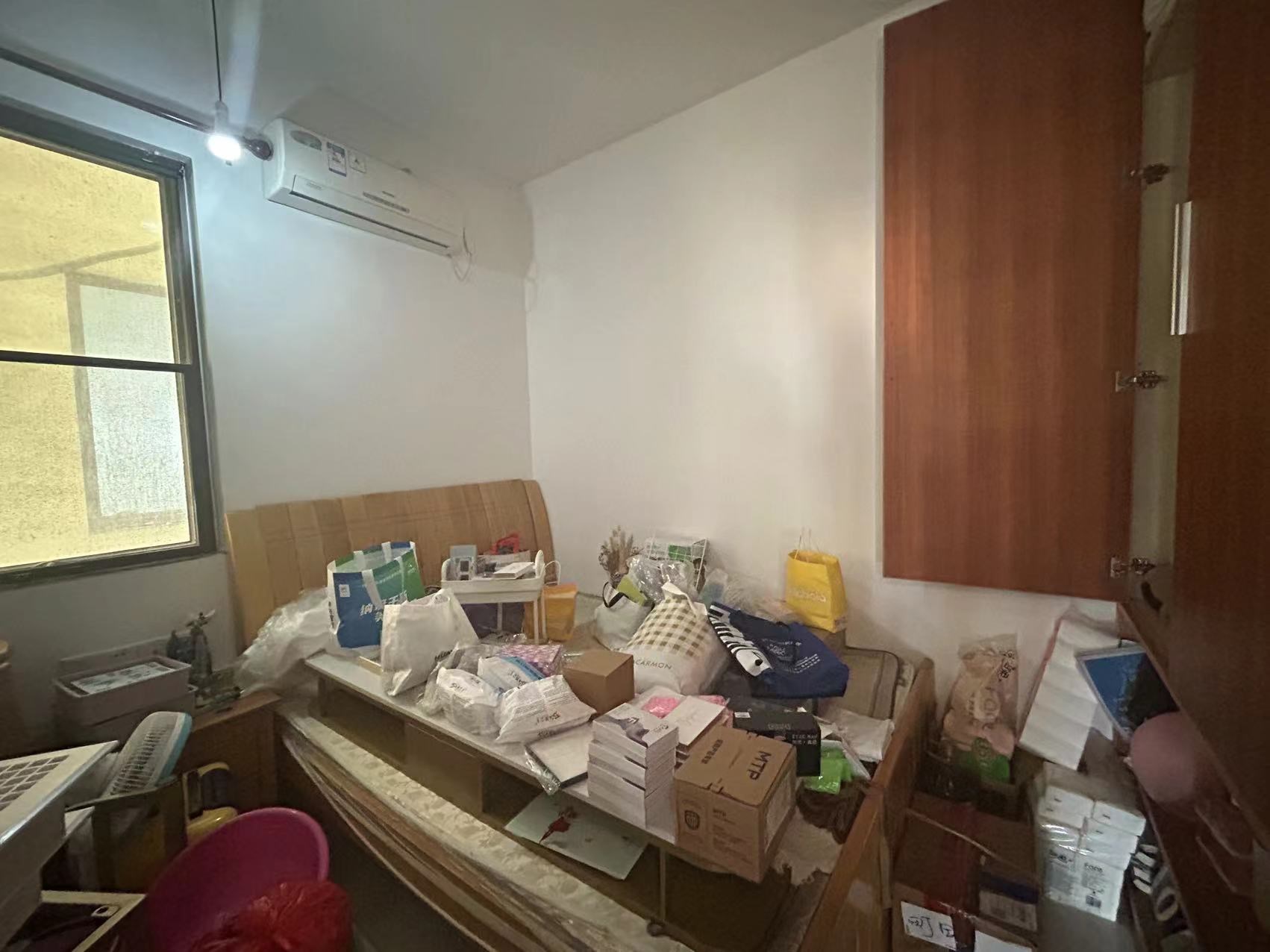 凤凰水城 2室1厅1卫 168.0万 凤凰水城 2室1厅1卫 168.0万客厅