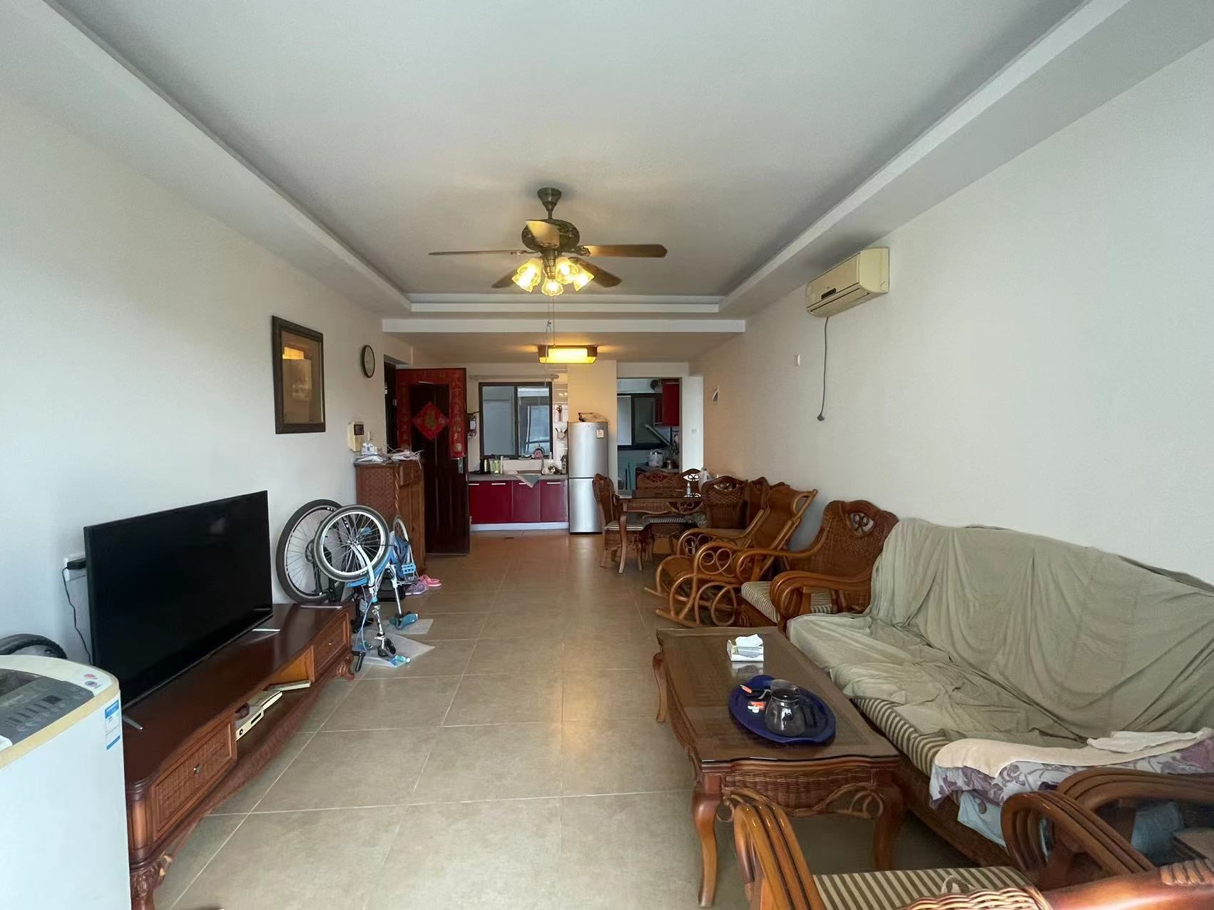 美丽新海岸 2室2厅1卫 300.0万 美丽新海岸 2室2厅1卫 300.0万客厅