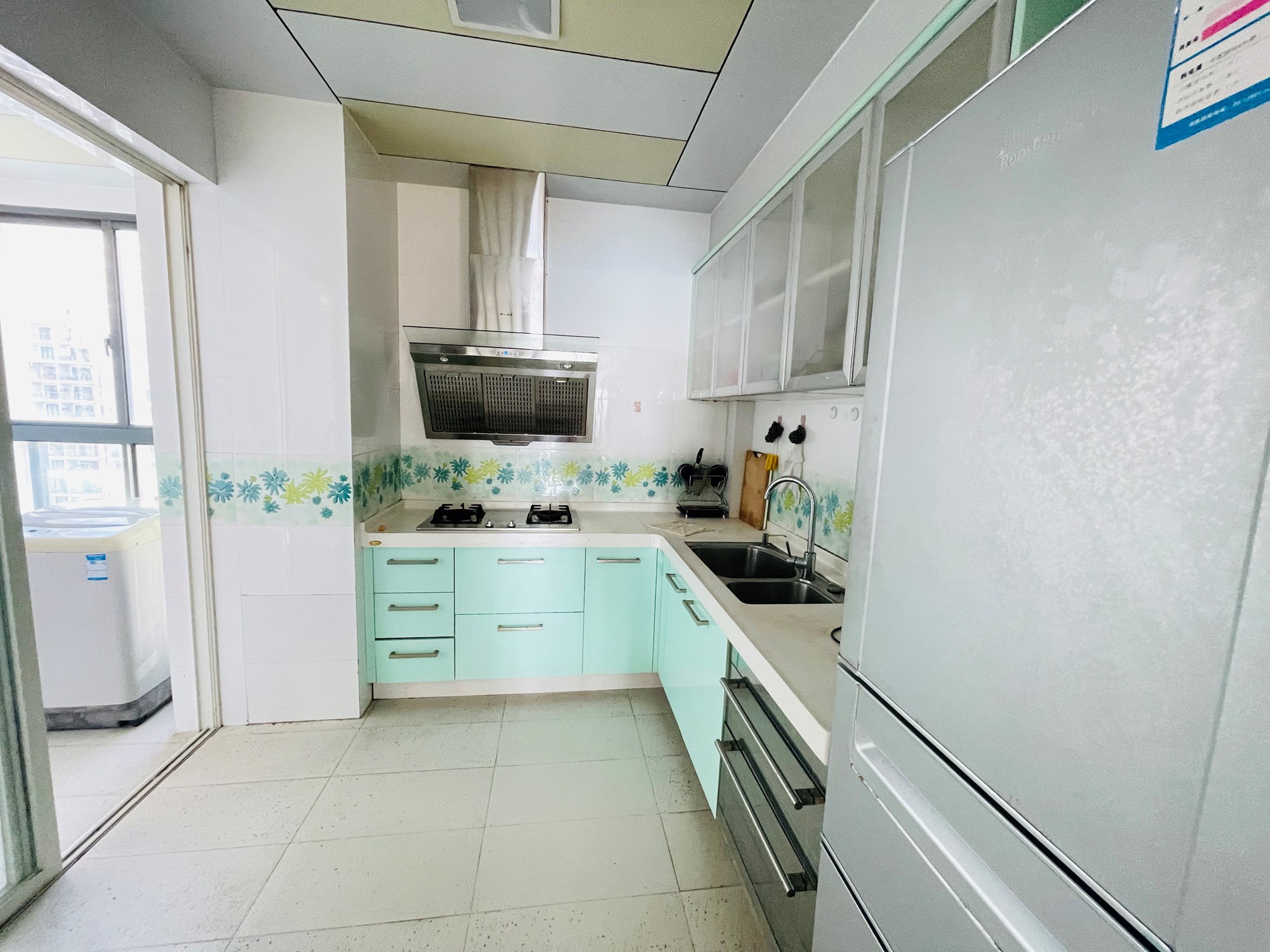 兰海花园三期 3室2厅2卫 1500.0万 兰海花园三期 3室2厅2卫 1500.0万客厅