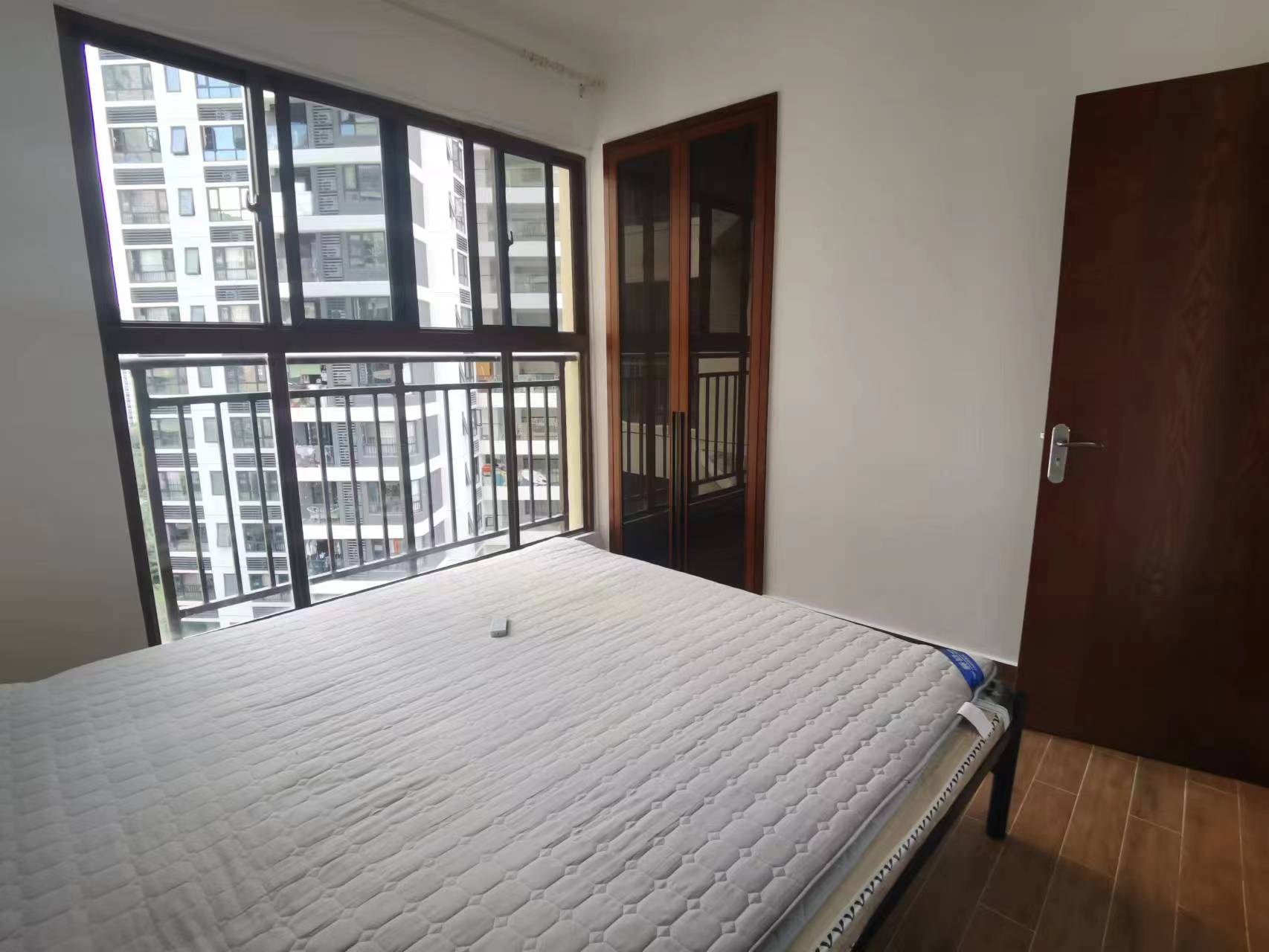 鸿坤山海墅 2室2厅1卫 190.0万 鸿坤山海墅 2室2厅1卫 190.0万客厅