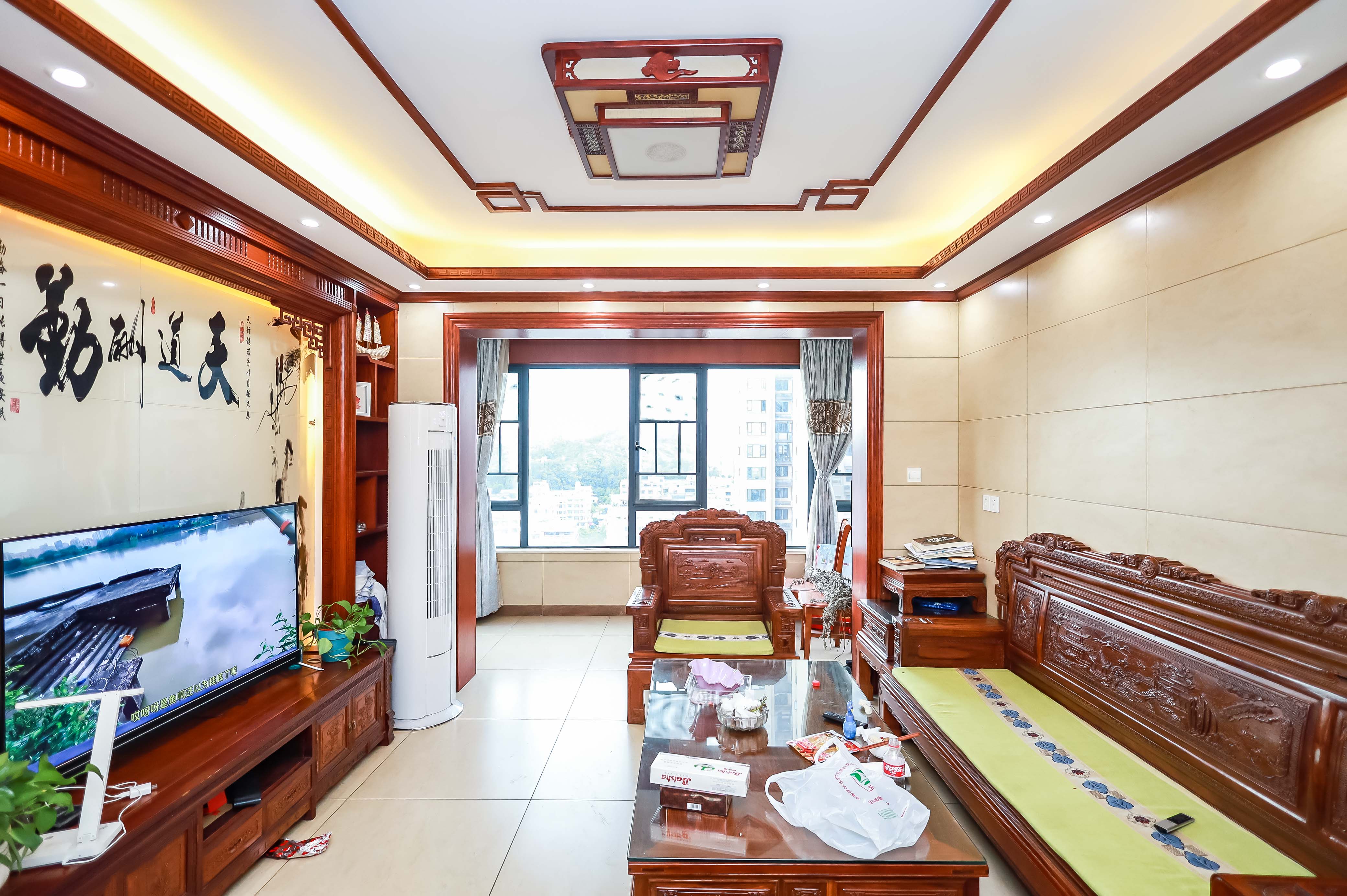 长房云时代  3室2厅2卫    119.0万客厅