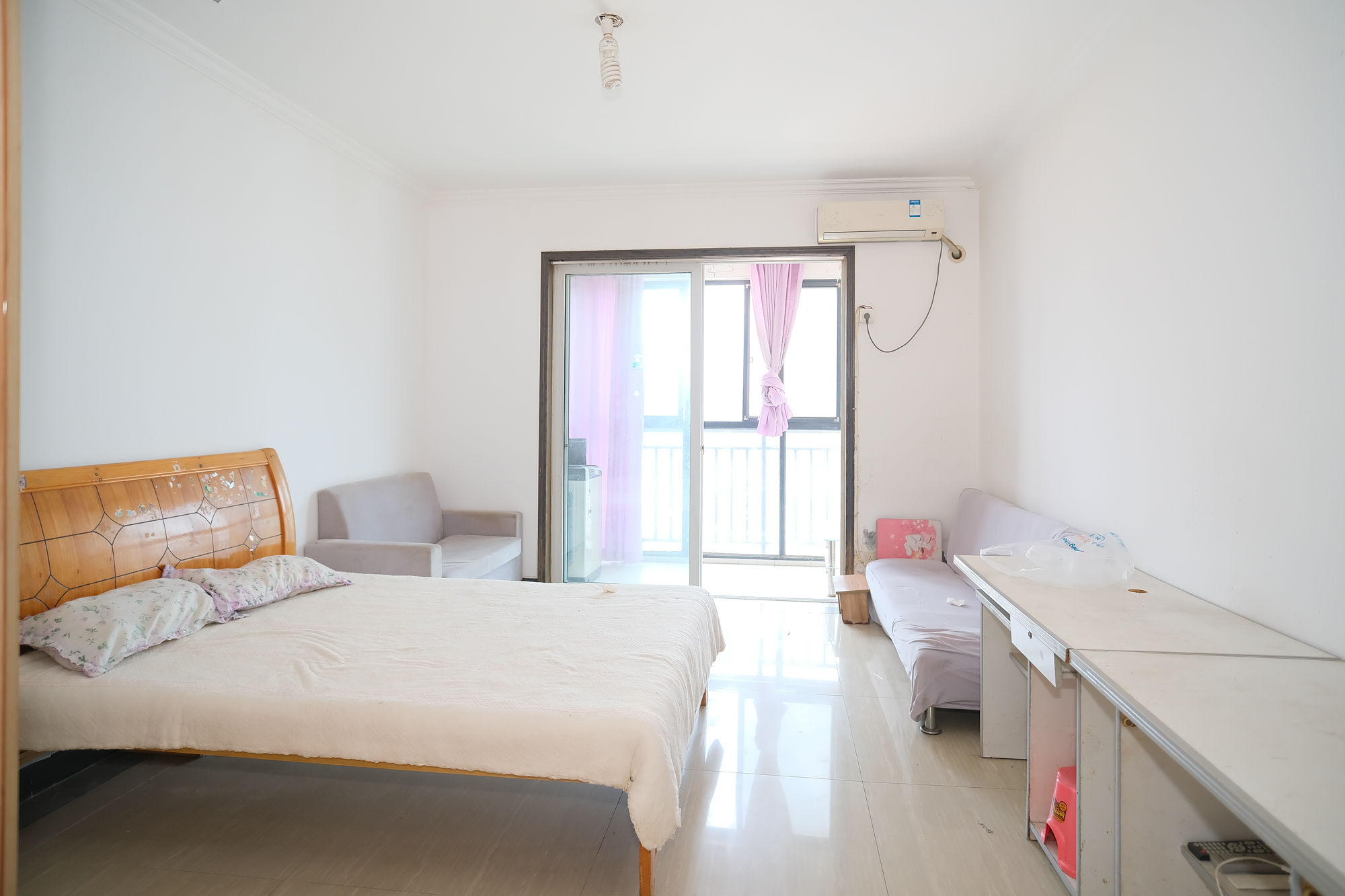 世景华庭 1室1厅1卫 32.0万 世景华庭 1室1厅1卫 32.0万客厅