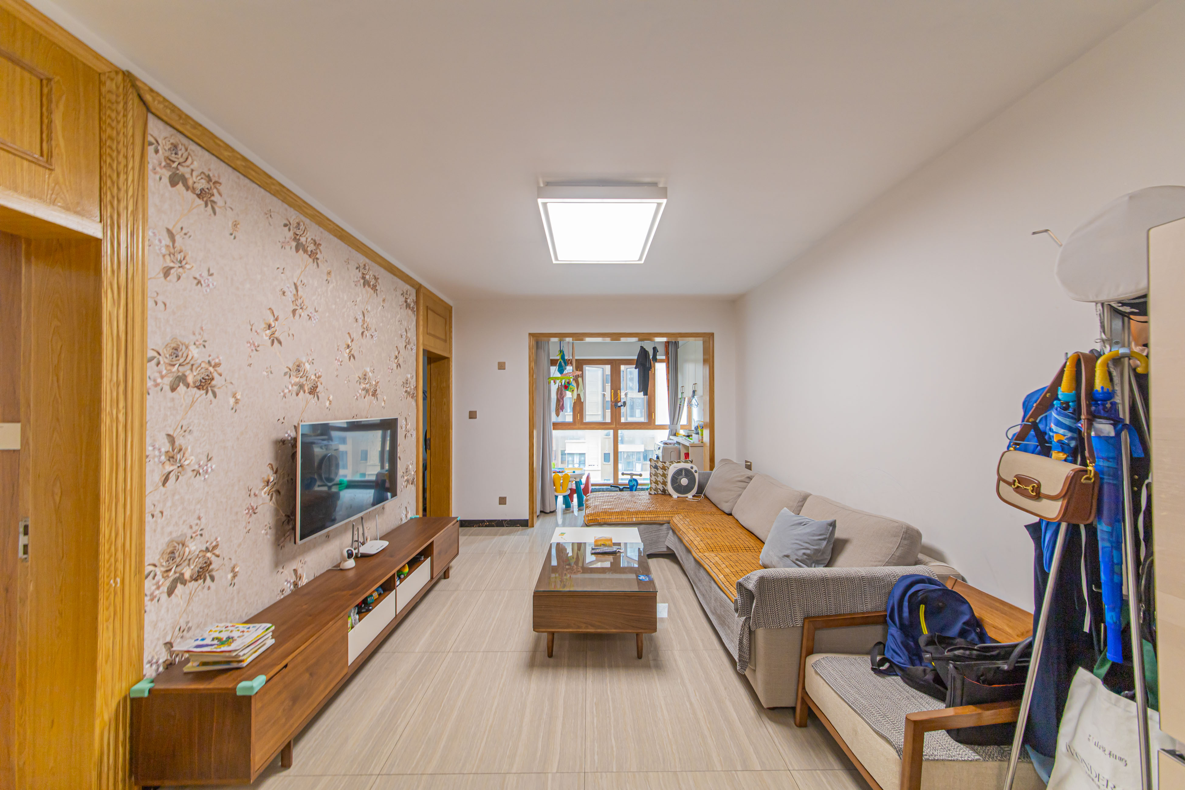 北辰中央公园C区  3室2厅1卫    96.8万 北辰中央公园C区  3室2厅1卫    96.8万客厅