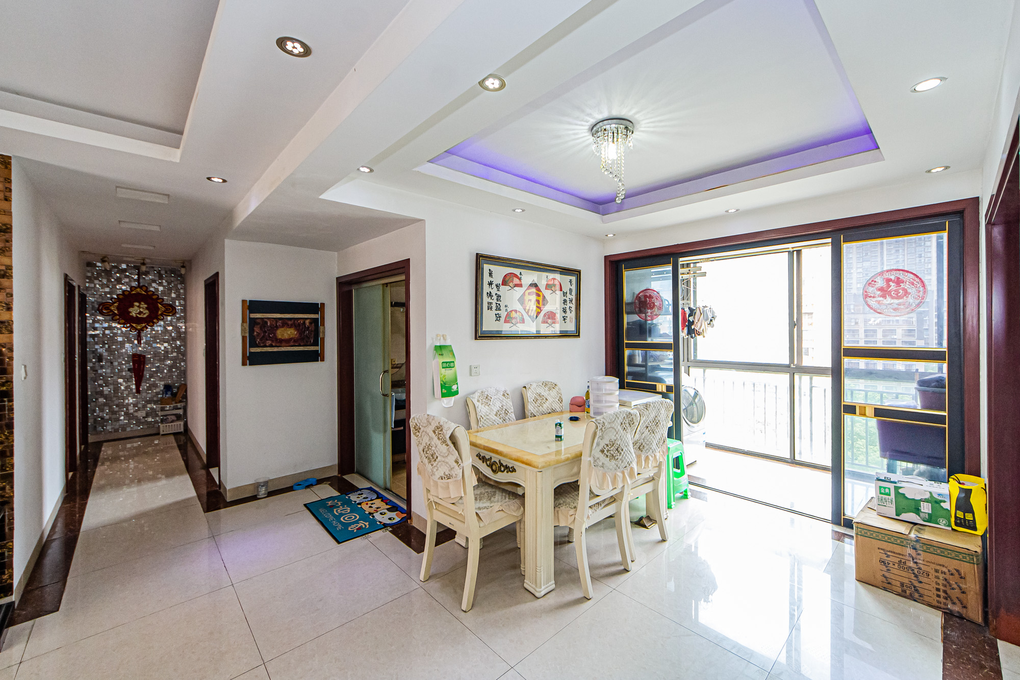 万国城(当代满庭春MOMA)一期 3室2厅2卫 110.0万 万国城(当代满庭春MOMA)一期 3室2厅2卫 110.0万客厅