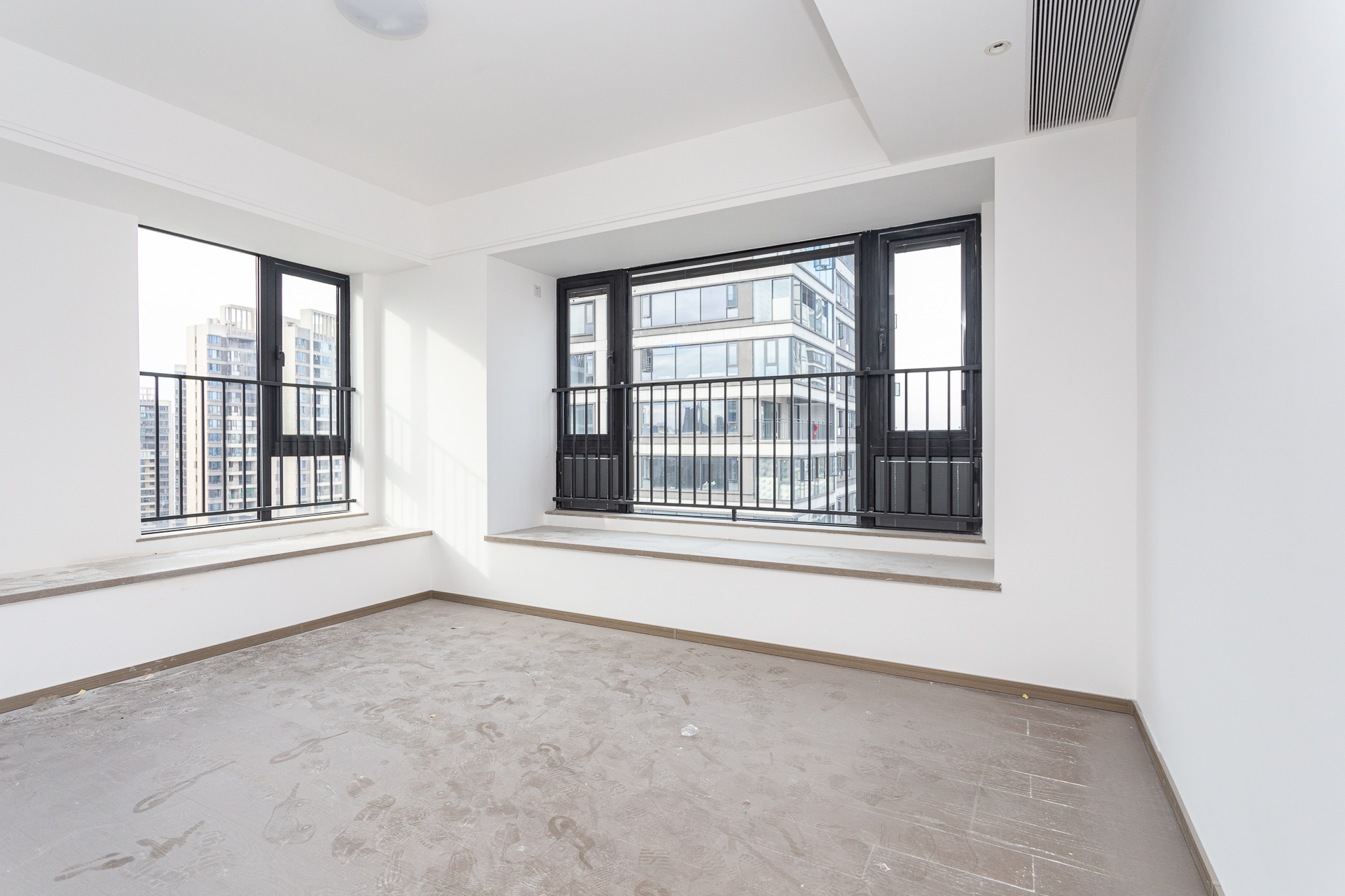 越秀湘江星汇城三期 4室2厅3卫 303.8万 越秀湘江星汇城三期 4室2厅3卫 303.8万卧室