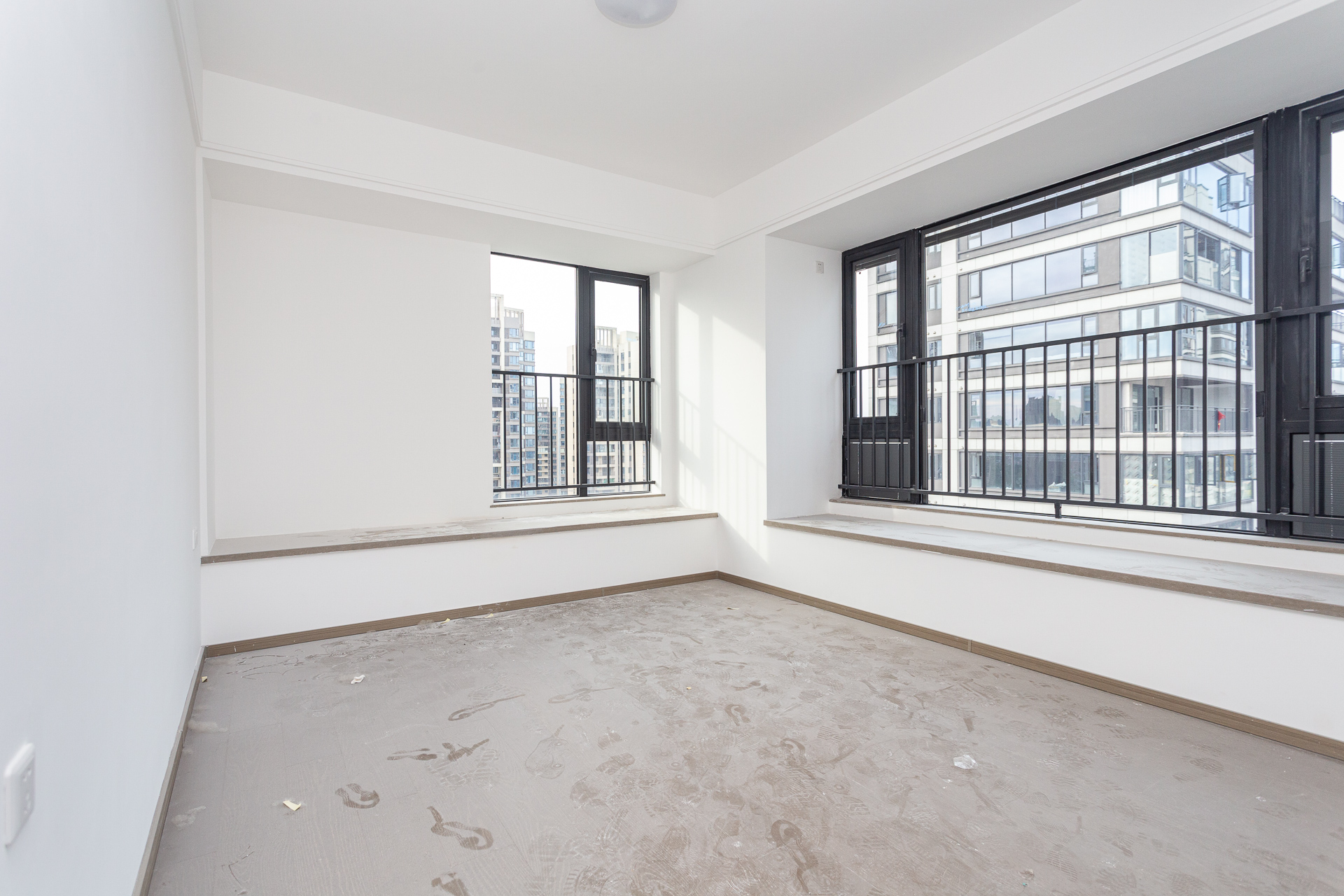 越秀湘江星汇城三期 4室2厅3卫 303.8万 越秀湘江星汇城三期 4室2厅3卫 303.8万卧室