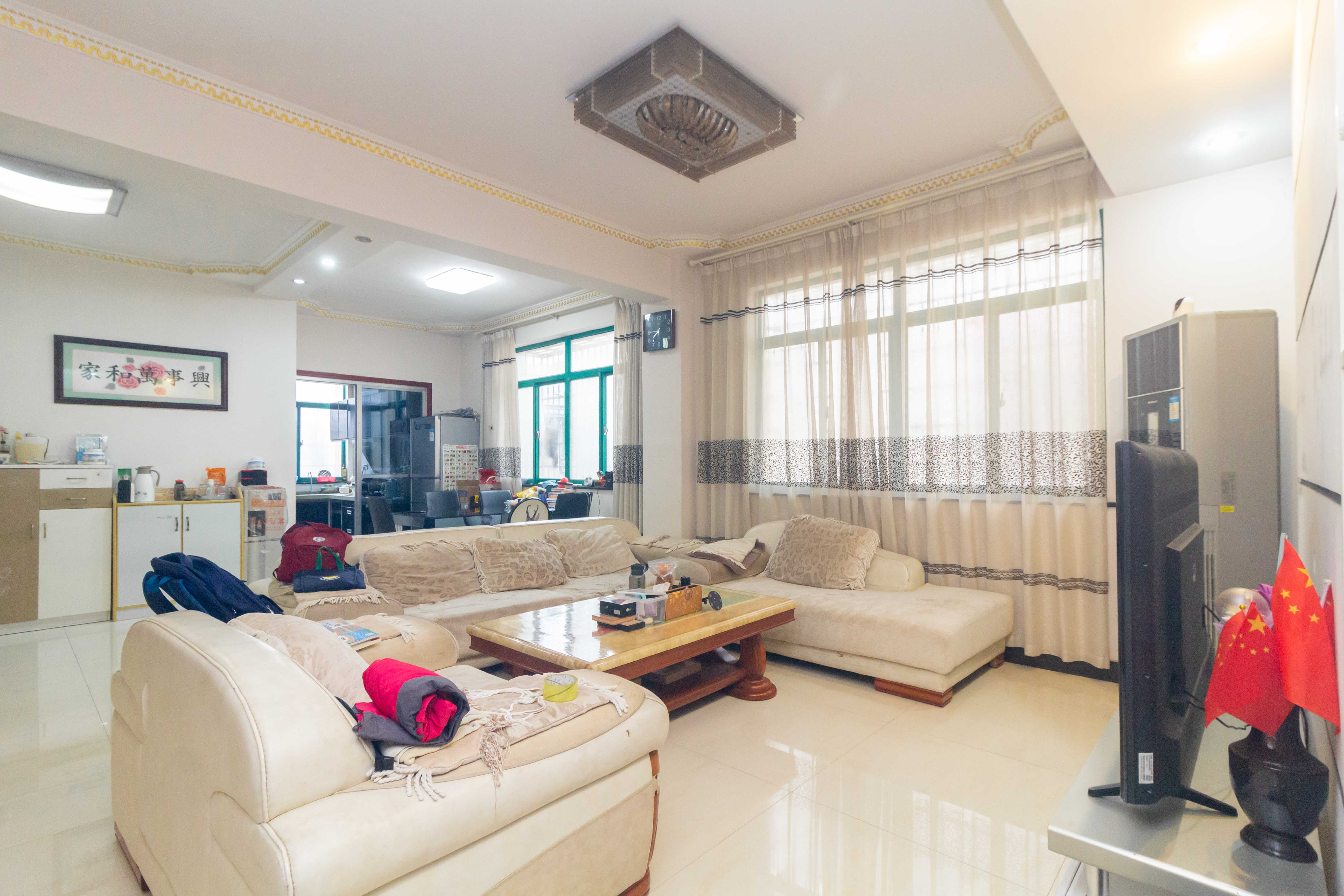 星沙国际物流园/泉星社区 1室0厅0卫 55.0万 星沙国际物流园/泉星社区 1室0厅0卫 55.0万客厅