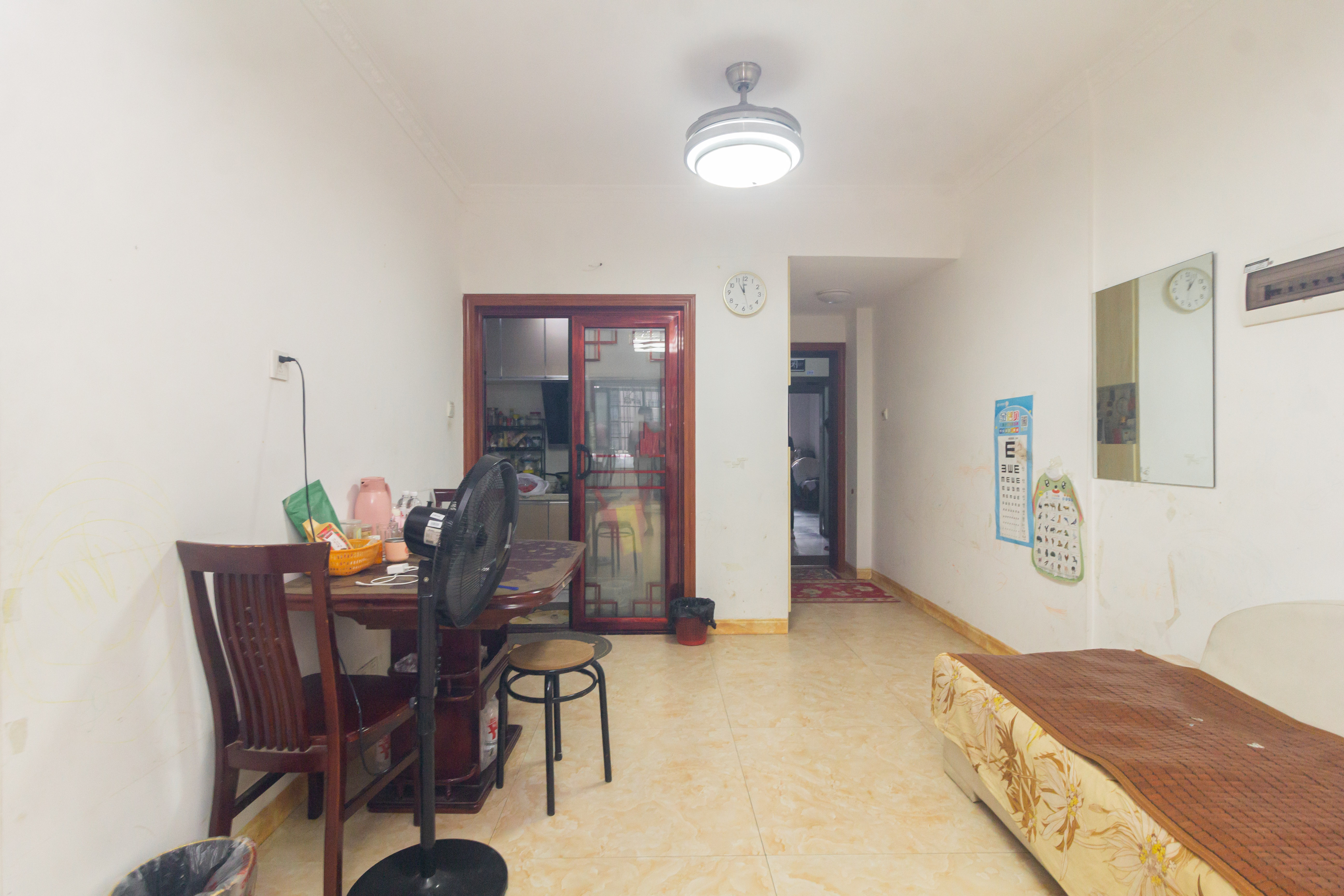 辉宏橄榄城  3室2厅1卫    66.0万 辉宏橄榄城  3室2厅1卫    66.0万客厅