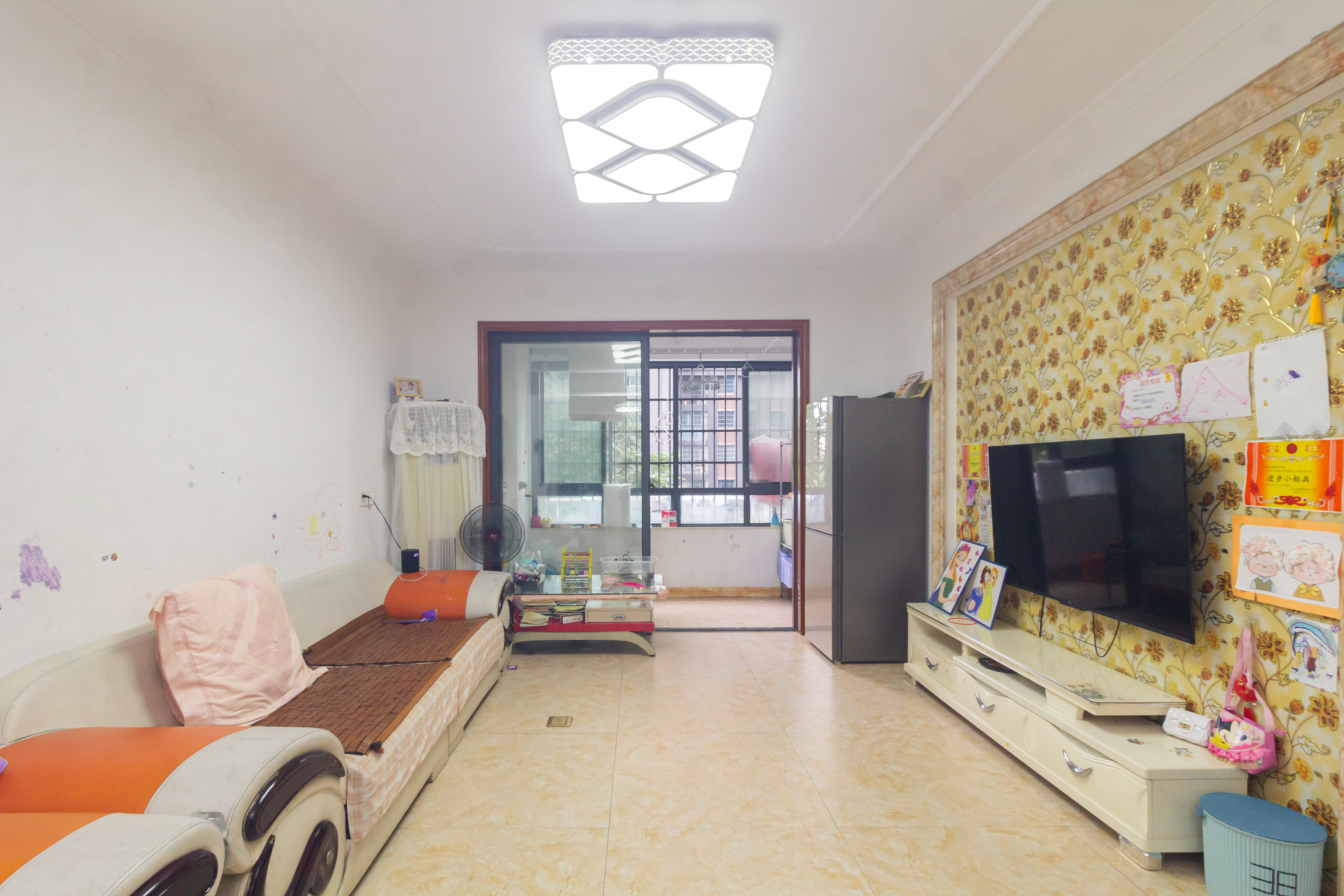 辉宏橄榄城  3室2厅1卫    66.0万 辉宏橄榄城  3室2厅1卫    66.0万客厅