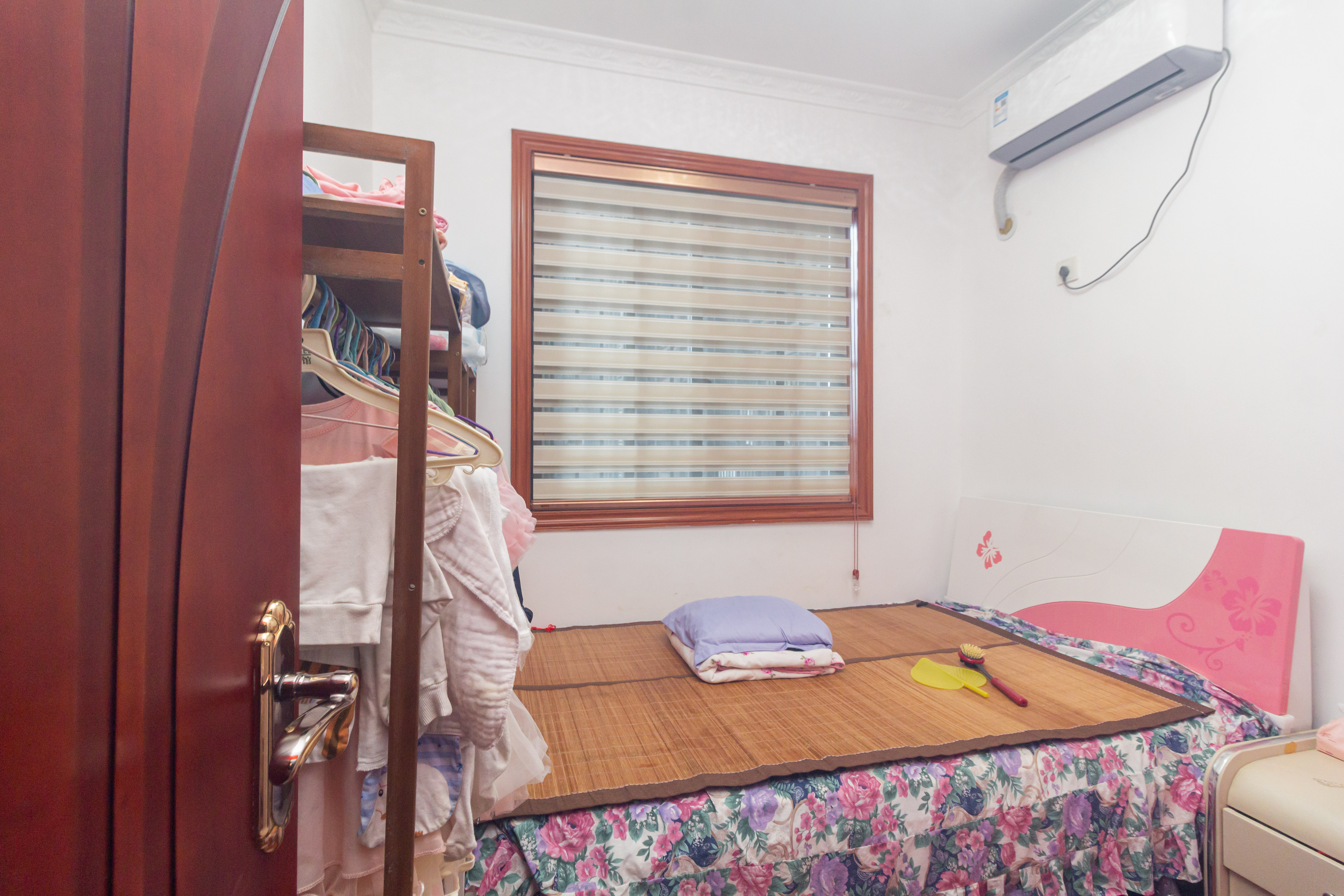 辉宏橄榄城  3室2厅1卫    66.0万 辉宏橄榄城  3室2厅1卫    66.0万卧室