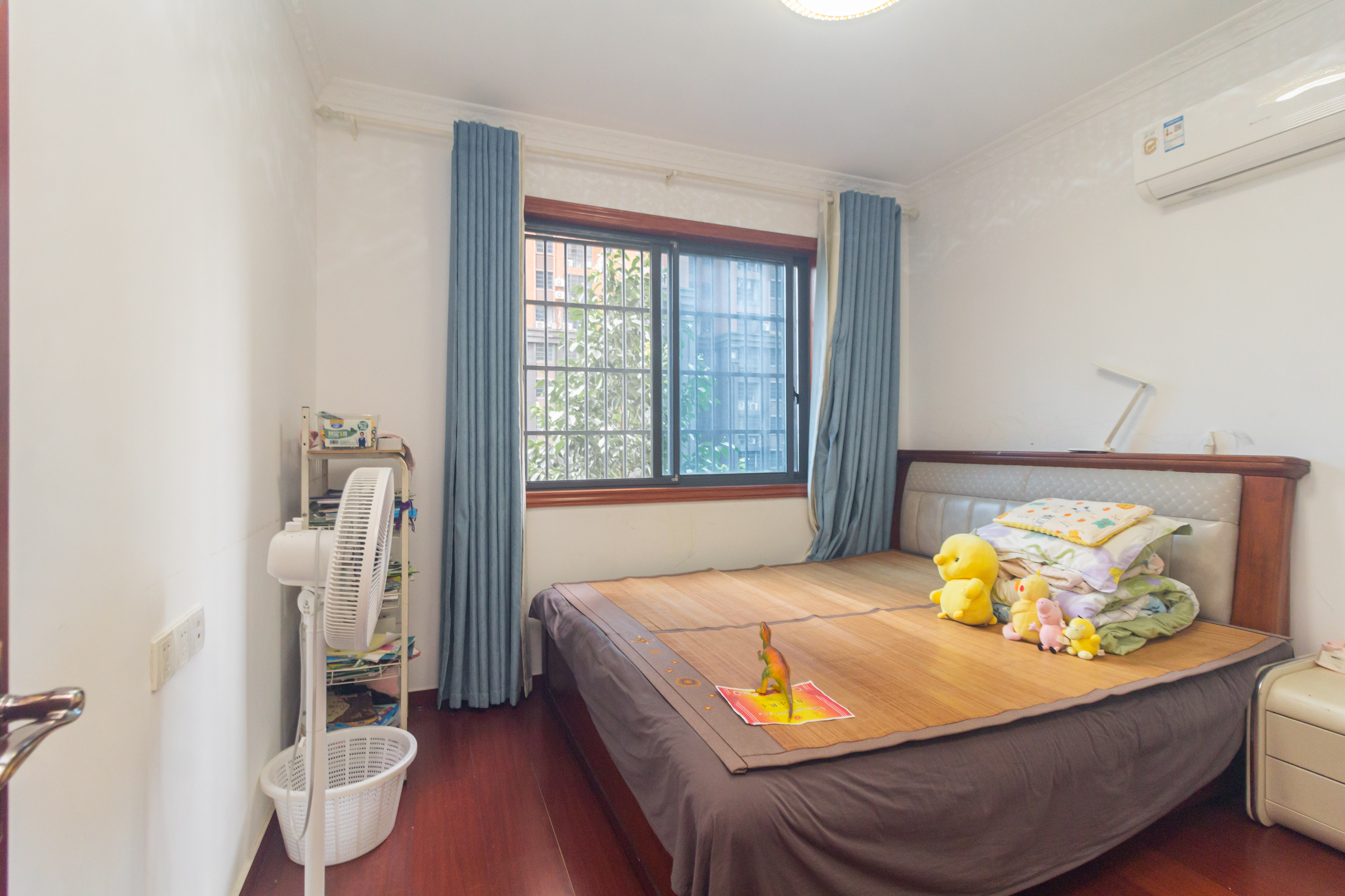 辉宏橄榄城  3室2厅1卫    66.0万 辉宏橄榄城  3室2厅1卫    66.0万卧室