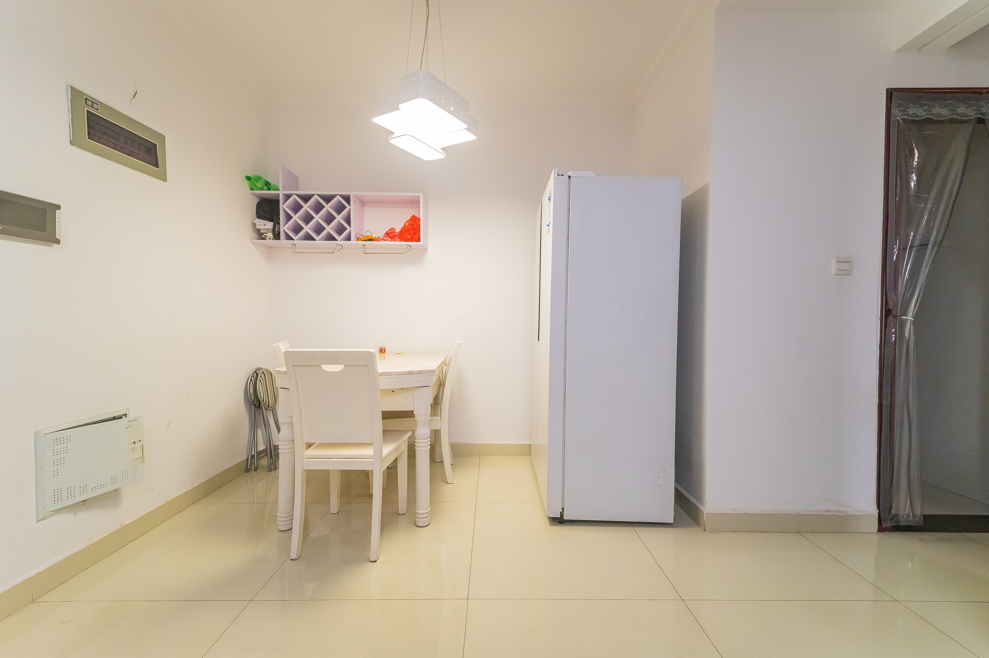 深业睿城  3室2厅1卫    59.8万 深业睿城  3室2厅1卫    59.8万客厅