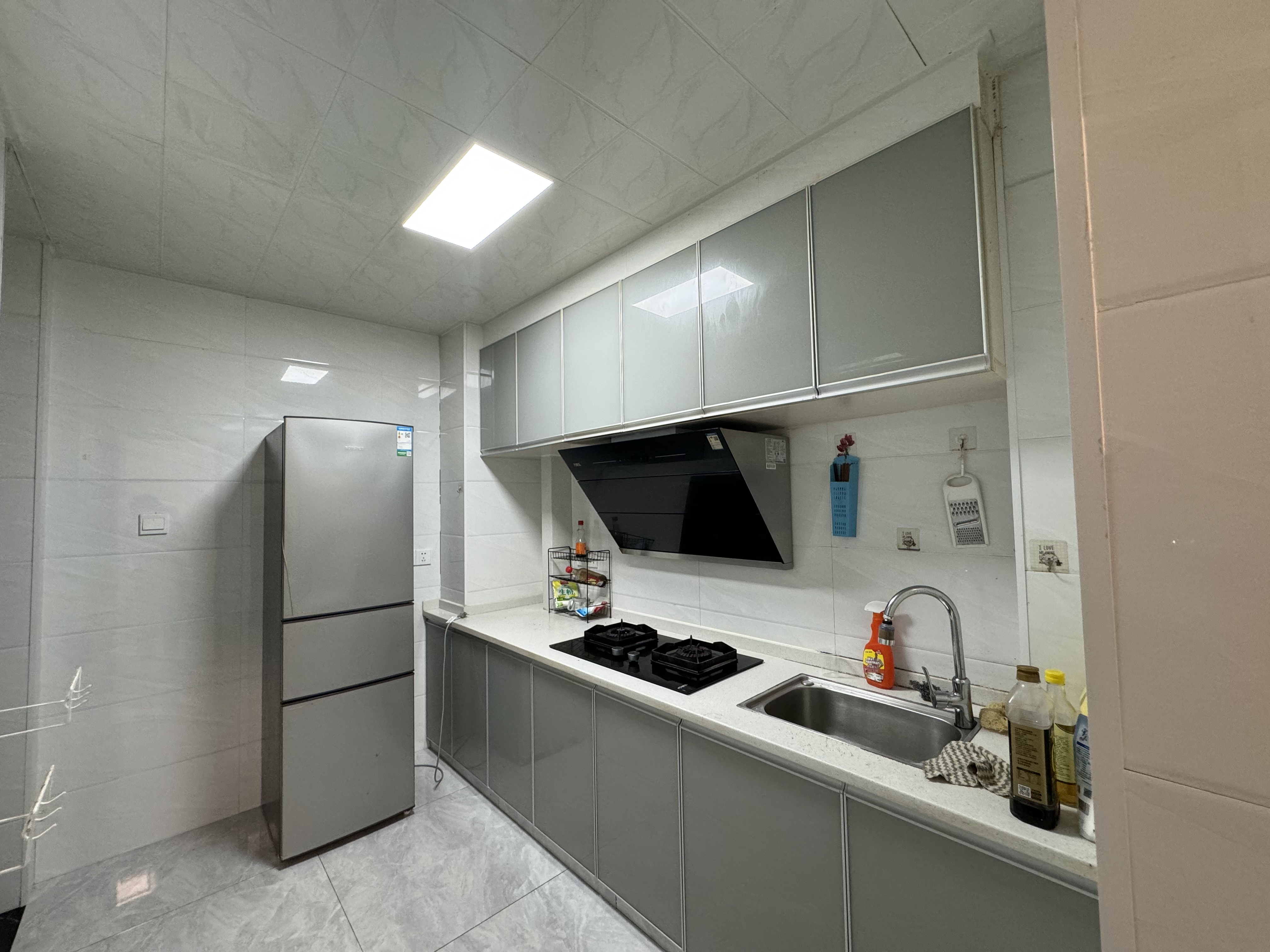 山水洲城华晨第一城  2室2厅1卫    46.0万 山水洲城华晨第一城  2室2厅1卫    46.0万室内图