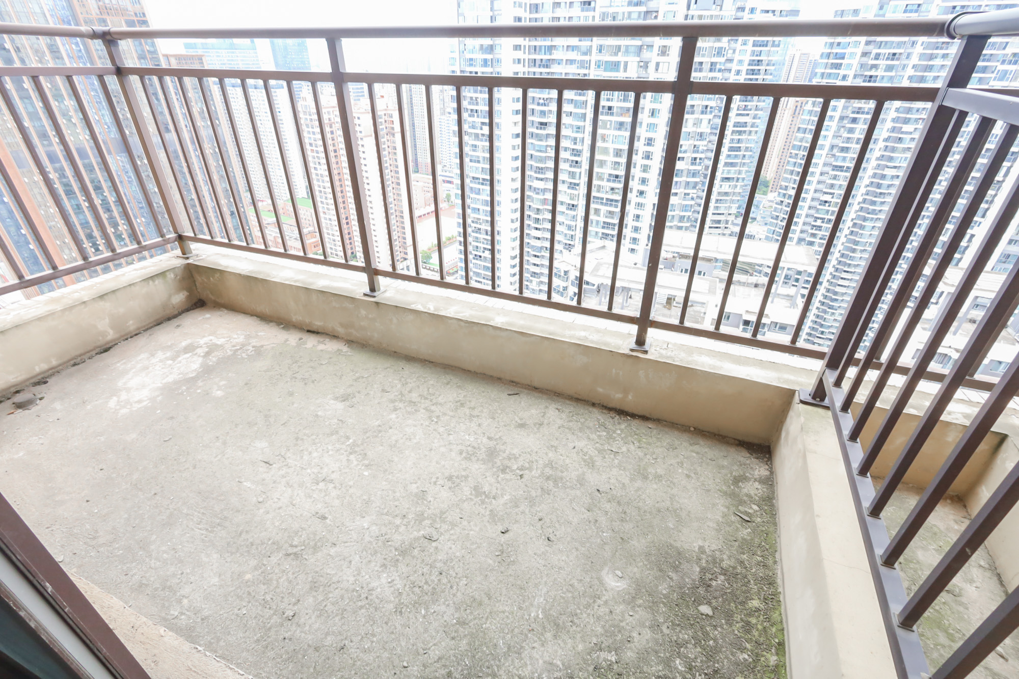保利西海岸B区  3室2厅2卫   172.00万阳台