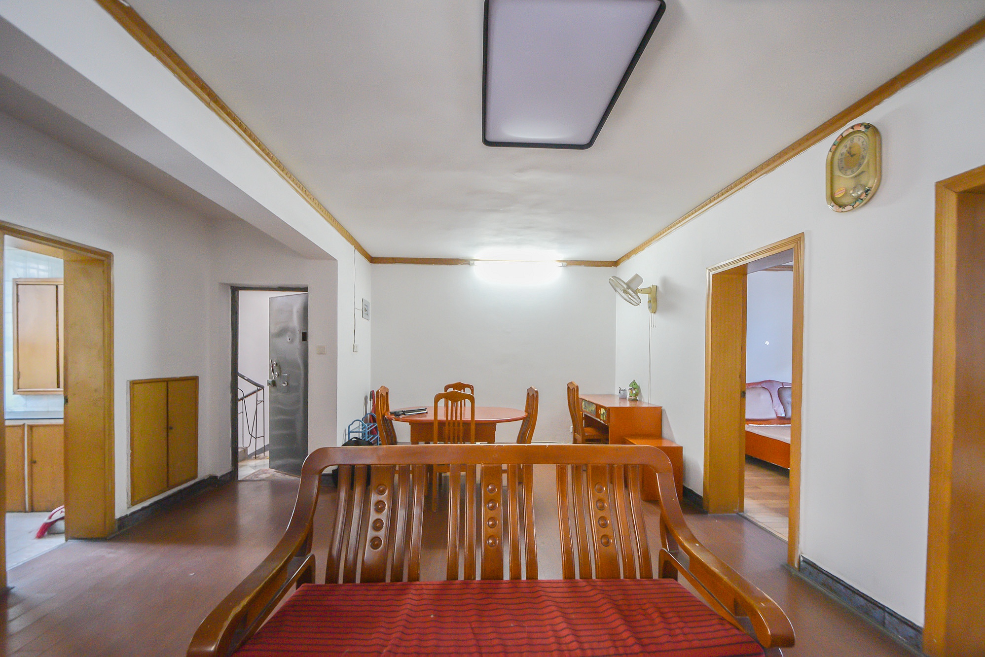 联运公司宿舍  2室2厅1卫    29.8万 联运公司宿舍  2室2厅1卫    29.8万客厅