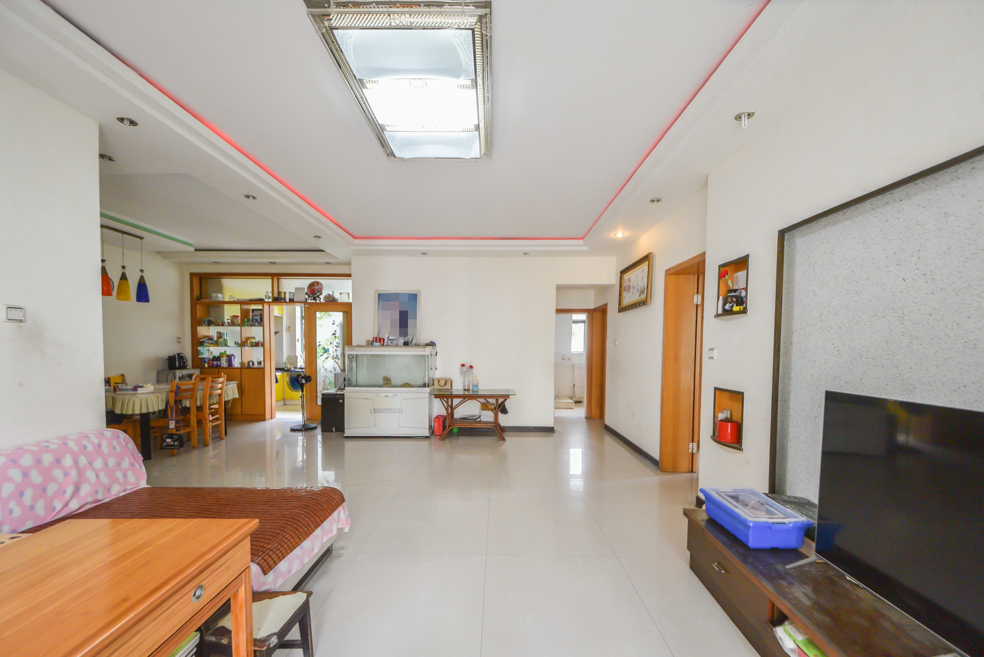 亚华香舍花都 4室2厅2卫 129.8万 亚华香舍花都 4室2厅2卫 129.8万客厅