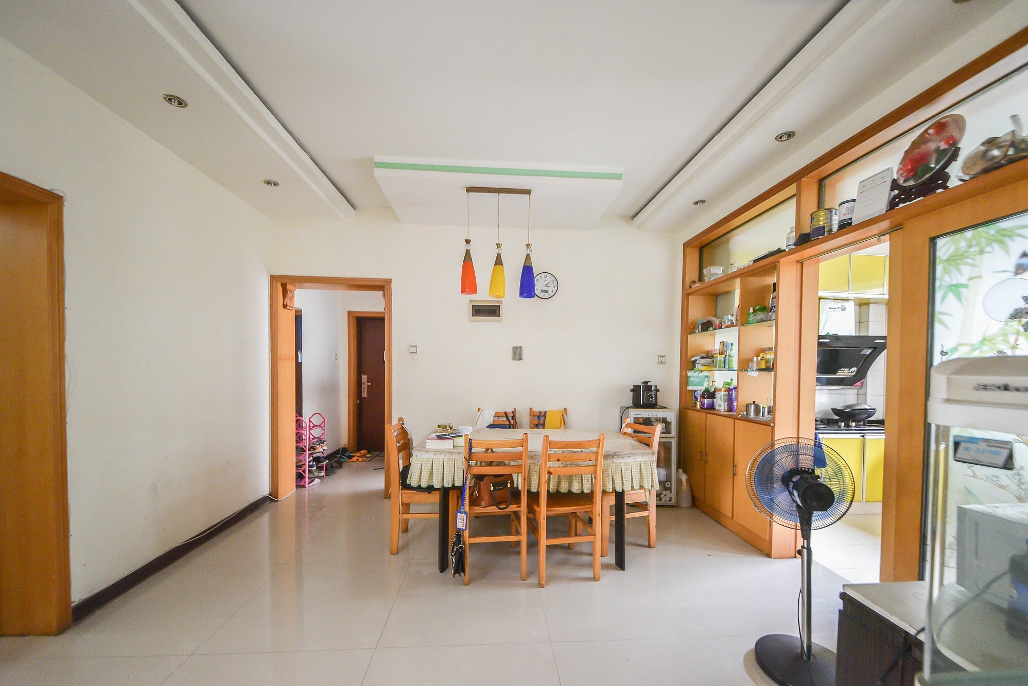 亚华香舍花都 4室2厅2卫 129.8万 亚华香舍花都 4室2厅2卫 129.8万客厅