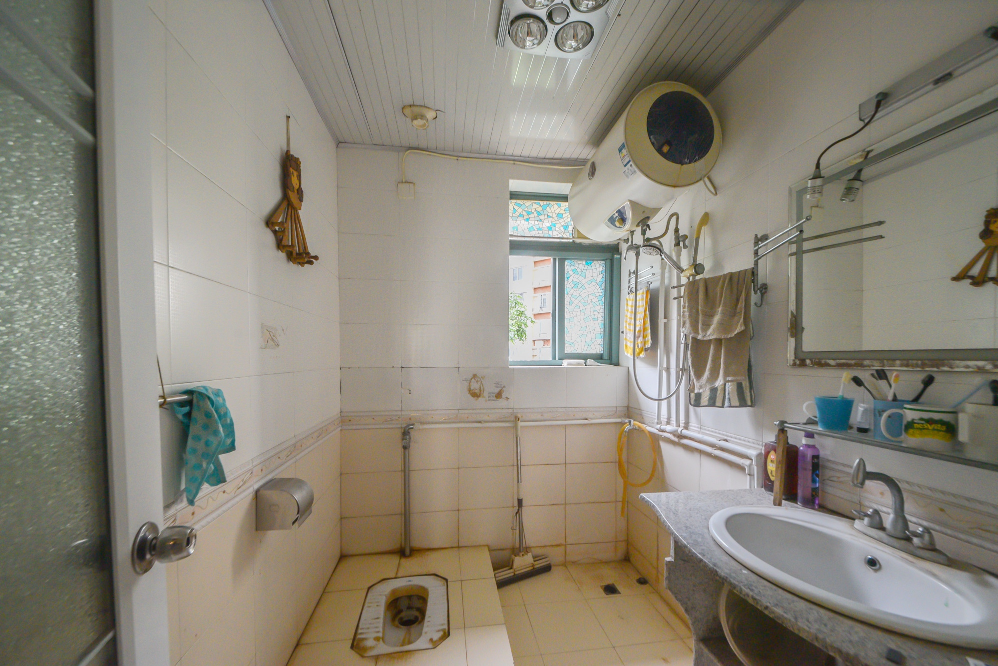 亚华香舍花都 4室2厅2卫 129.8万 亚华香舍花都 4室2厅2卫 129.8万卫生间