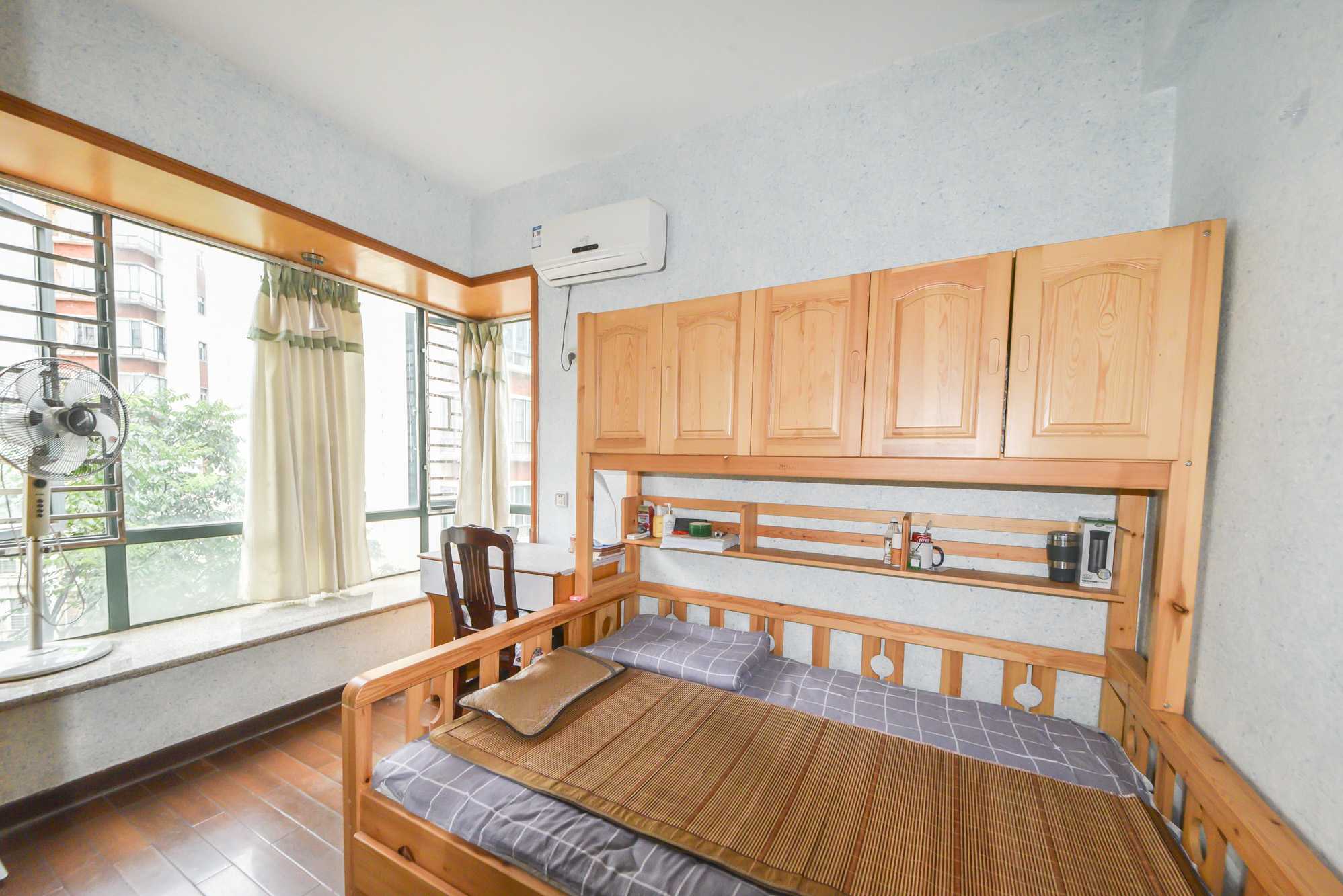 亚华香舍花都 4室2厅2卫 129.8万 亚华香舍花都 4室2厅2卫 129.8万卧室