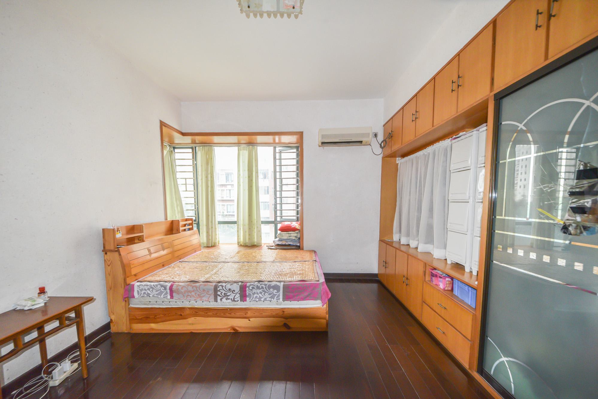 亚华香舍花都 4室2厅2卫 129.8万 亚华香舍花都 4室2厅2卫 129.8万卧室