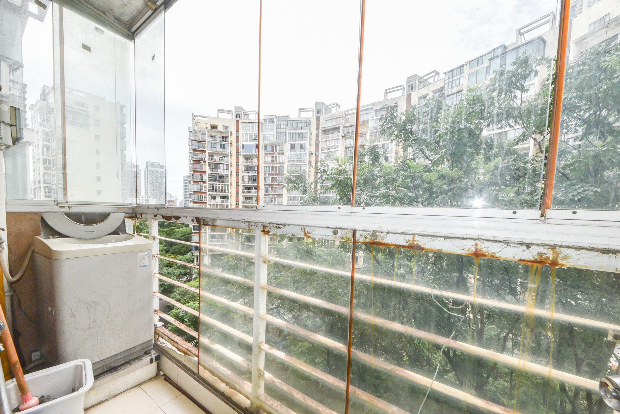 亚华香舍花都 4室2厅2卫 129.8万 亚华香舍花都 4室2厅2卫 129.8万阳台