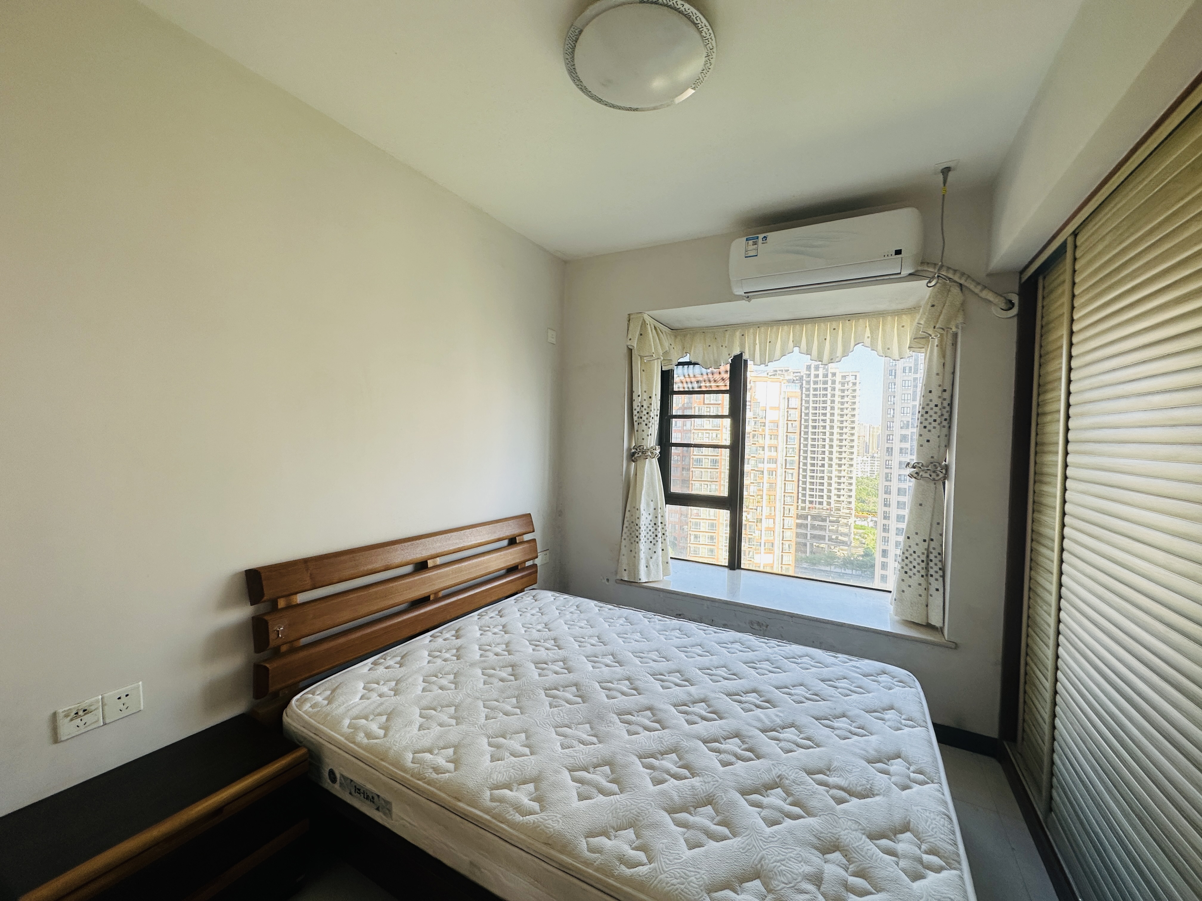 万达广场骏豪仕家(万达公馆) 3室2厅1卫 136.0万 万达广场骏豪仕家(万达公馆) 3室2厅1卫 136.0万卧室