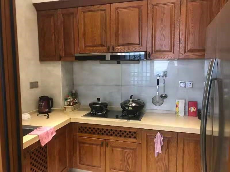 凤凰水城南岸别墅(御景天成) 5室2厅4卫 1150.0万 凤凰水城南岸别墅(御景天成) 5室2厅4卫 1150.0万客厅