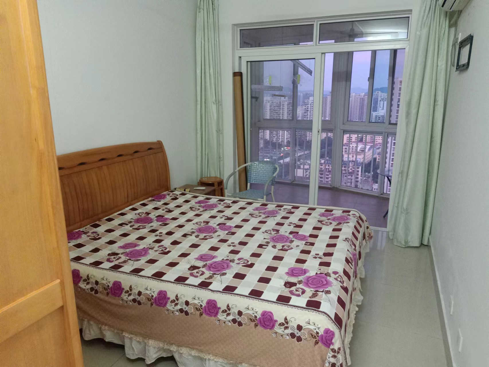 碧海蓝天  1室1厅1卫    2300.0元/月 碧海蓝天  1室1厅1卫    2300.0元/月室内图